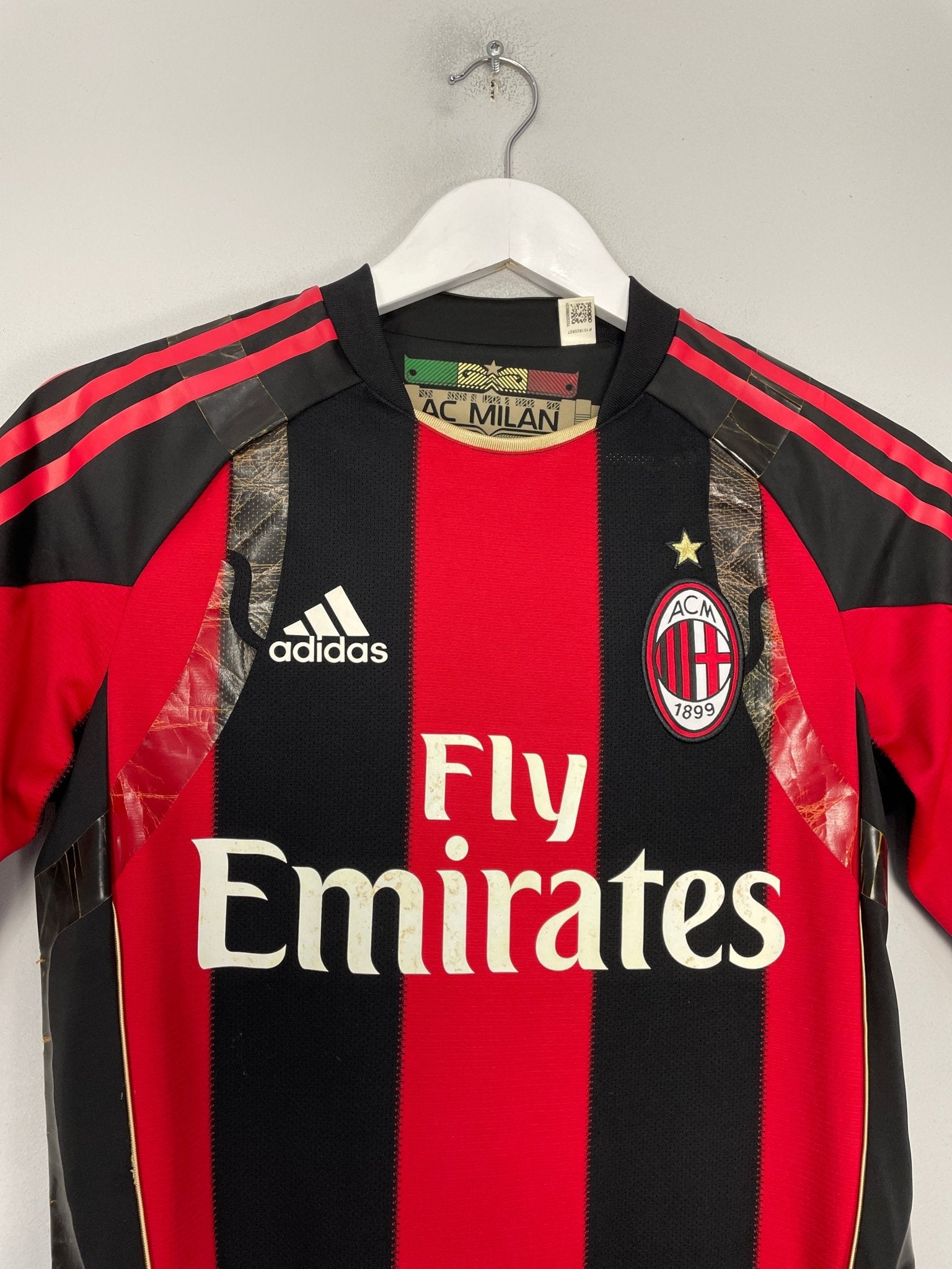 Shop 2010/11 AC MILAN *PLAYER ISSUE* HOME SHIRT (M) ADIDAS, classic football shirts, vintage football shirts & retro soccer jerseys at Cult Kits