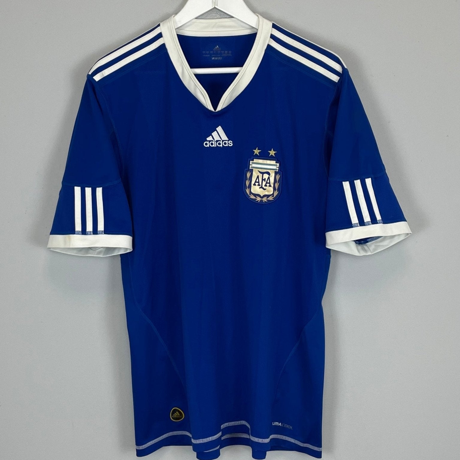 Shop 2010/11 ARGENTINA AWAY SHIRT (L) ADIDAS, classic football shirts, vintage football shirts & retro soccer jerseys at Cult Kits