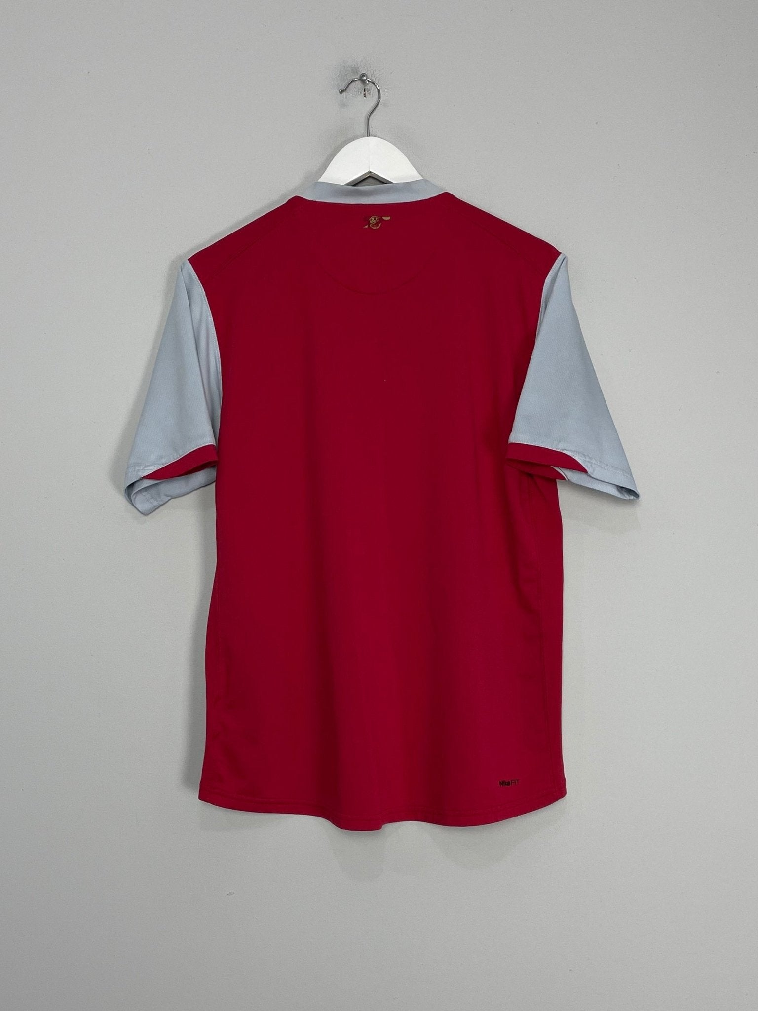 Shop 2010/11 ARSENAL HOME SHIRT (M) NIKE, classic football shirts, vintage football shirts & retro soccer jerseys at Cult Kits