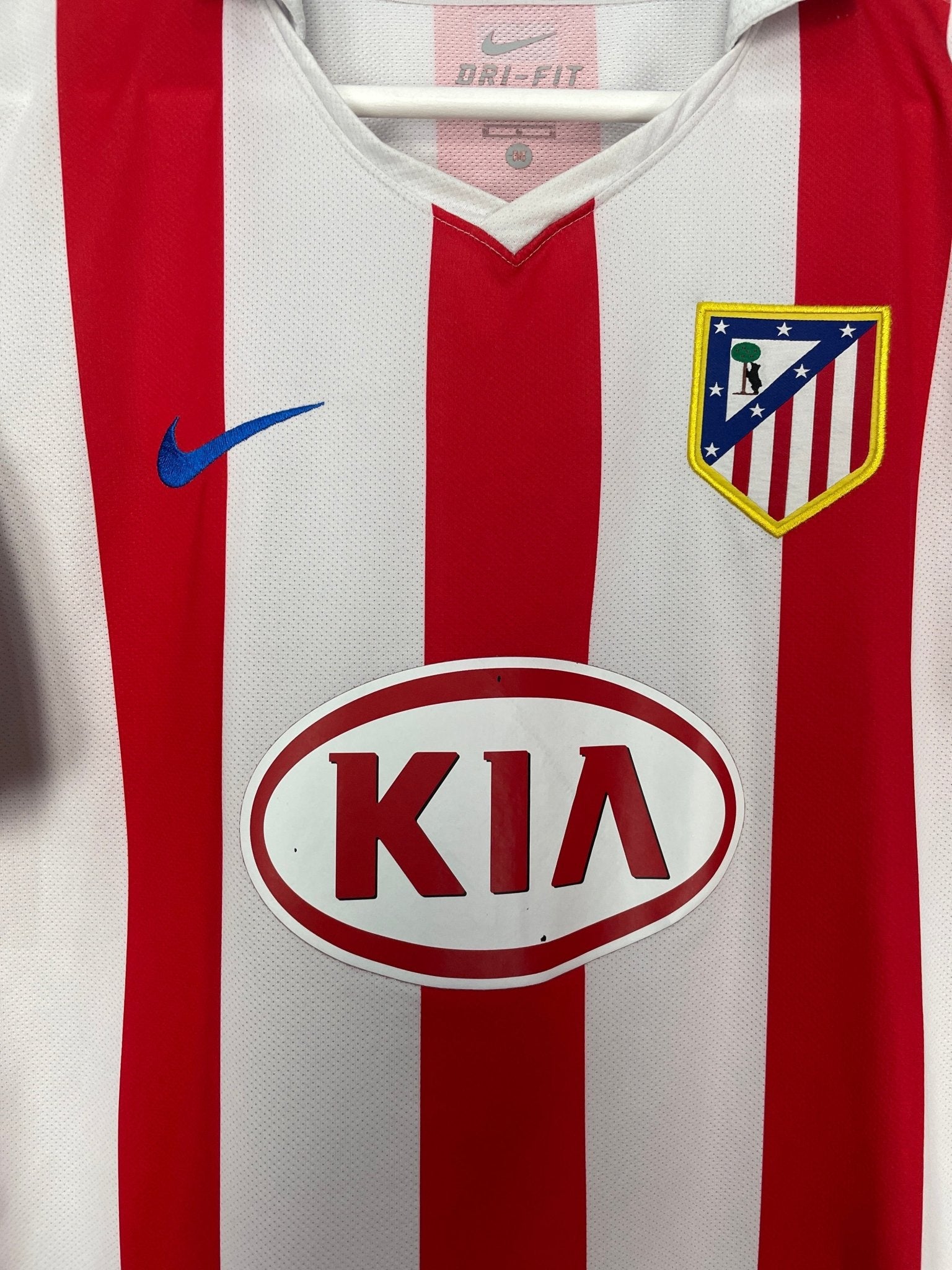 Shop 2010/11 ATLETICO MADRID KUN AGUERO #10 HOME SHIRT (M) NIKE, classic football shirts, vintage football shirts & retro soccer jerseys at Cult Kits