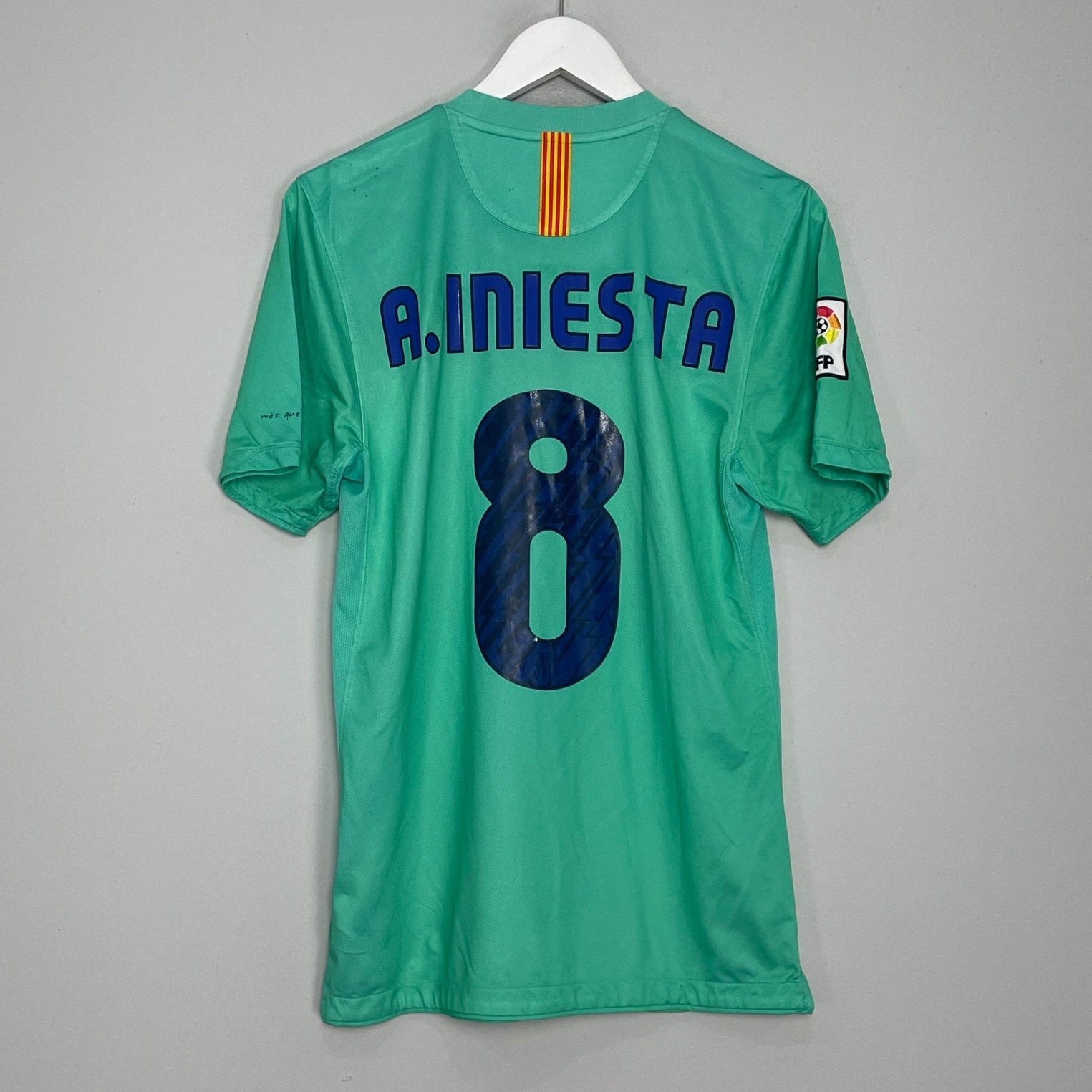 Shop 2010/11 BARCELONA A.INIESTA #8 AWAY SHIRT (S) NIKE, classic football shirts, vintage football shirts & retro soccer jerseys at Cult Kits