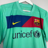 Shop 2010/11 BARCELONA A.INIESTA #8 AWAY SHIRT (S) NIKE, classic football shirts, vintage football shirts & retro soccer jerseys at Cult Kits