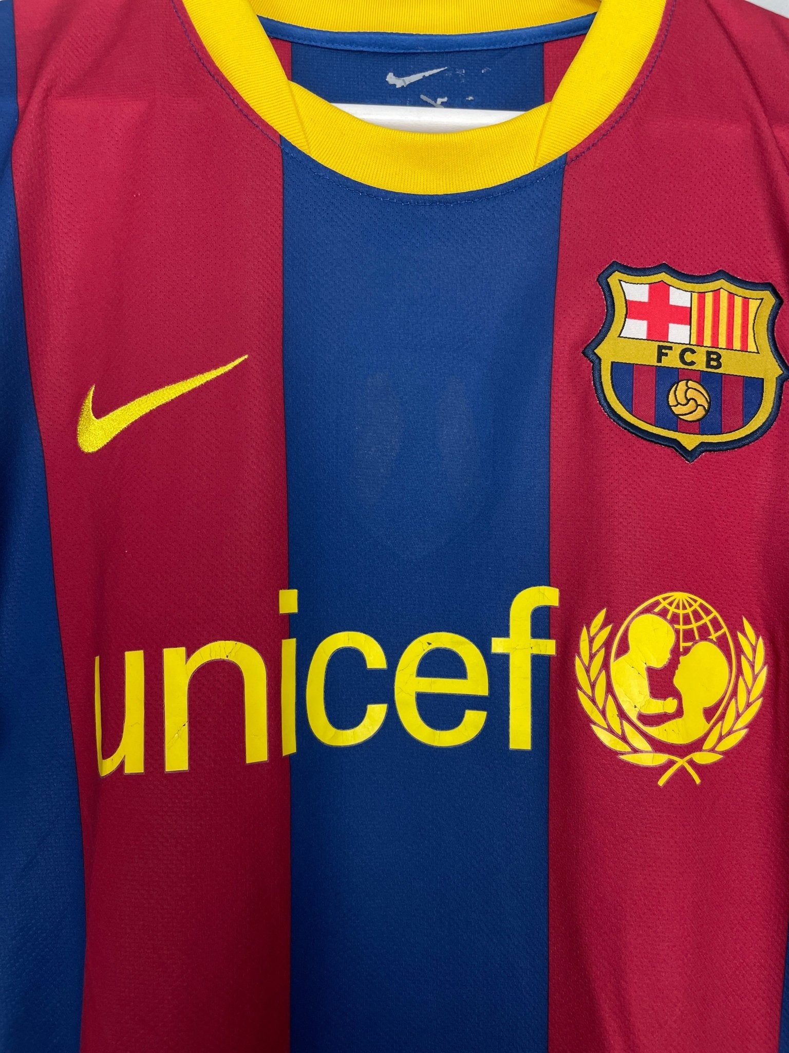 Shop 2010/11 BARCELONA DAVID VILLA #7 HOME SHIRT (M) NIKE, classic football shirts, vintage football shirts & retro soccer jerseys at Cult Kits