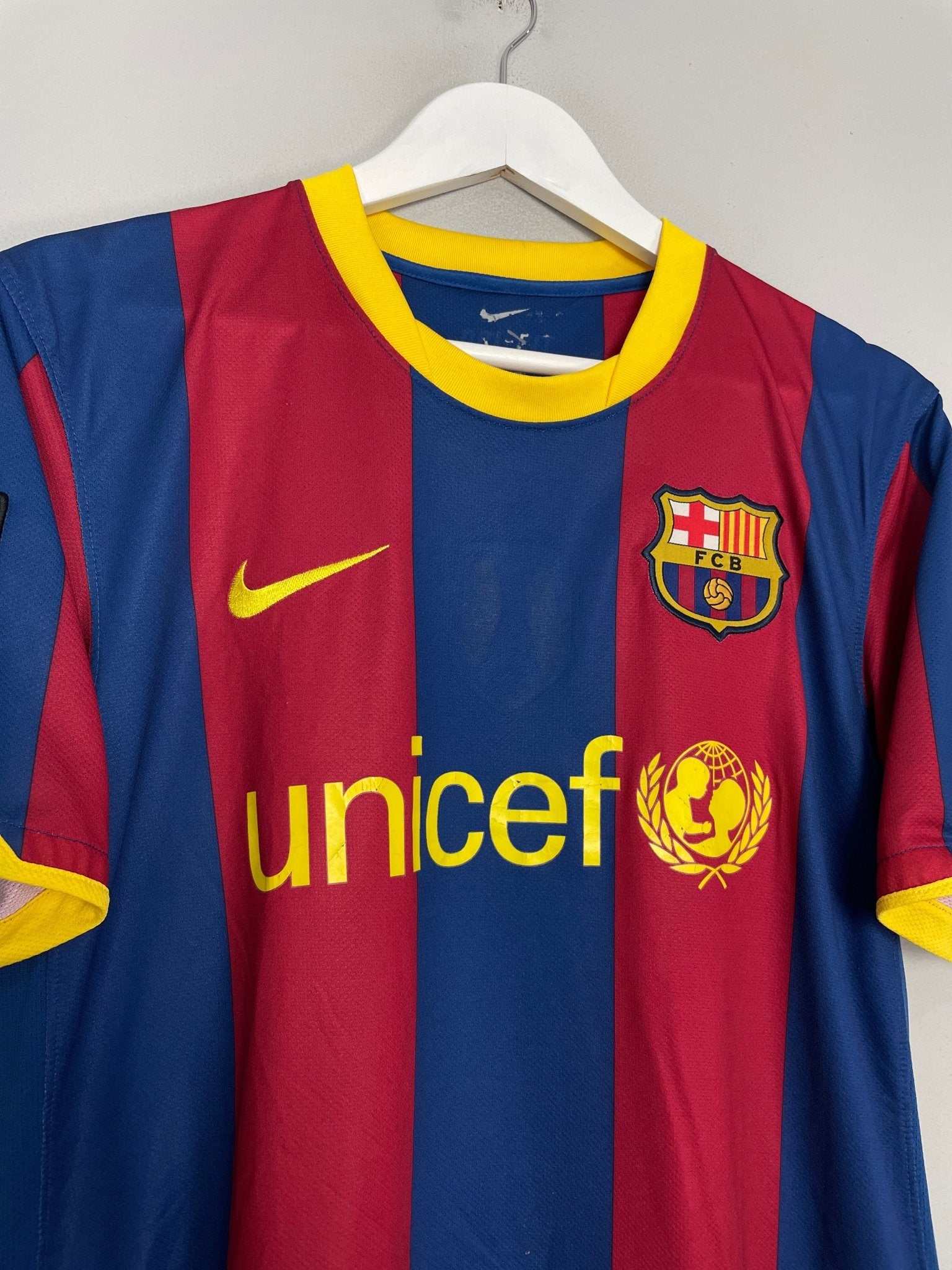 Shop 2010/11 BARCELONA DAVID VILLA #7 HOME SHIRT (M) NIKE, classic football shirts, vintage football shirts & retro soccer jerseys at Cult Kits