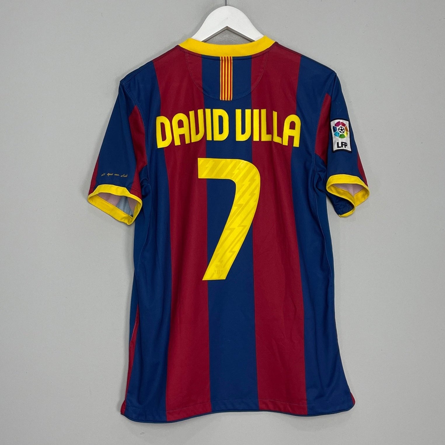 2010/11 BARCELONA DAVID VILLA #7 HOME SHIRT (M) NIKE – Cult Kits