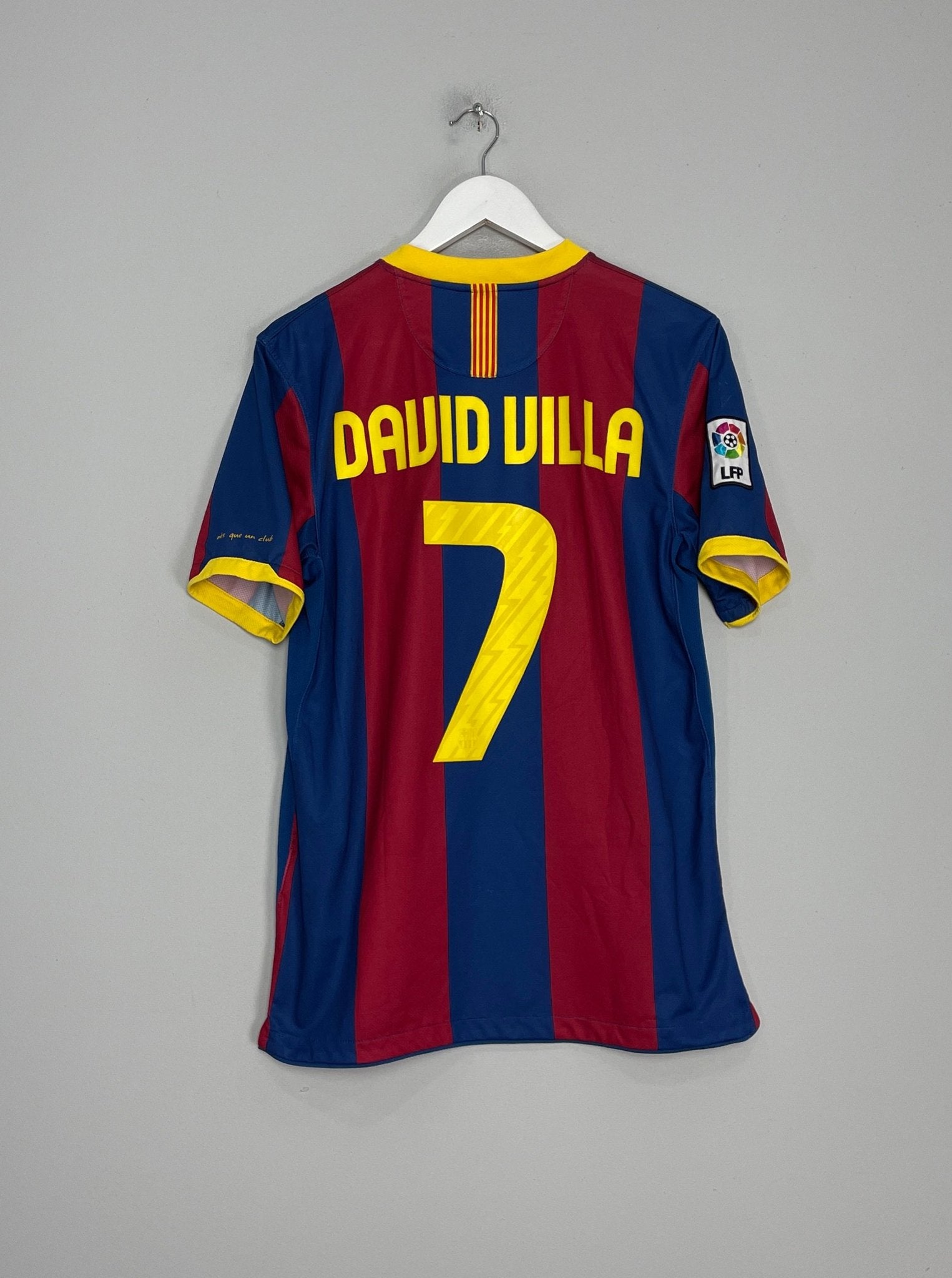 Shop 2010/11 BARCELONA DAVID VILLA #7 HOME SHIRT (M) NIKE, classic football shirts, vintage football shirts & retro soccer jerseys at Cult Kits