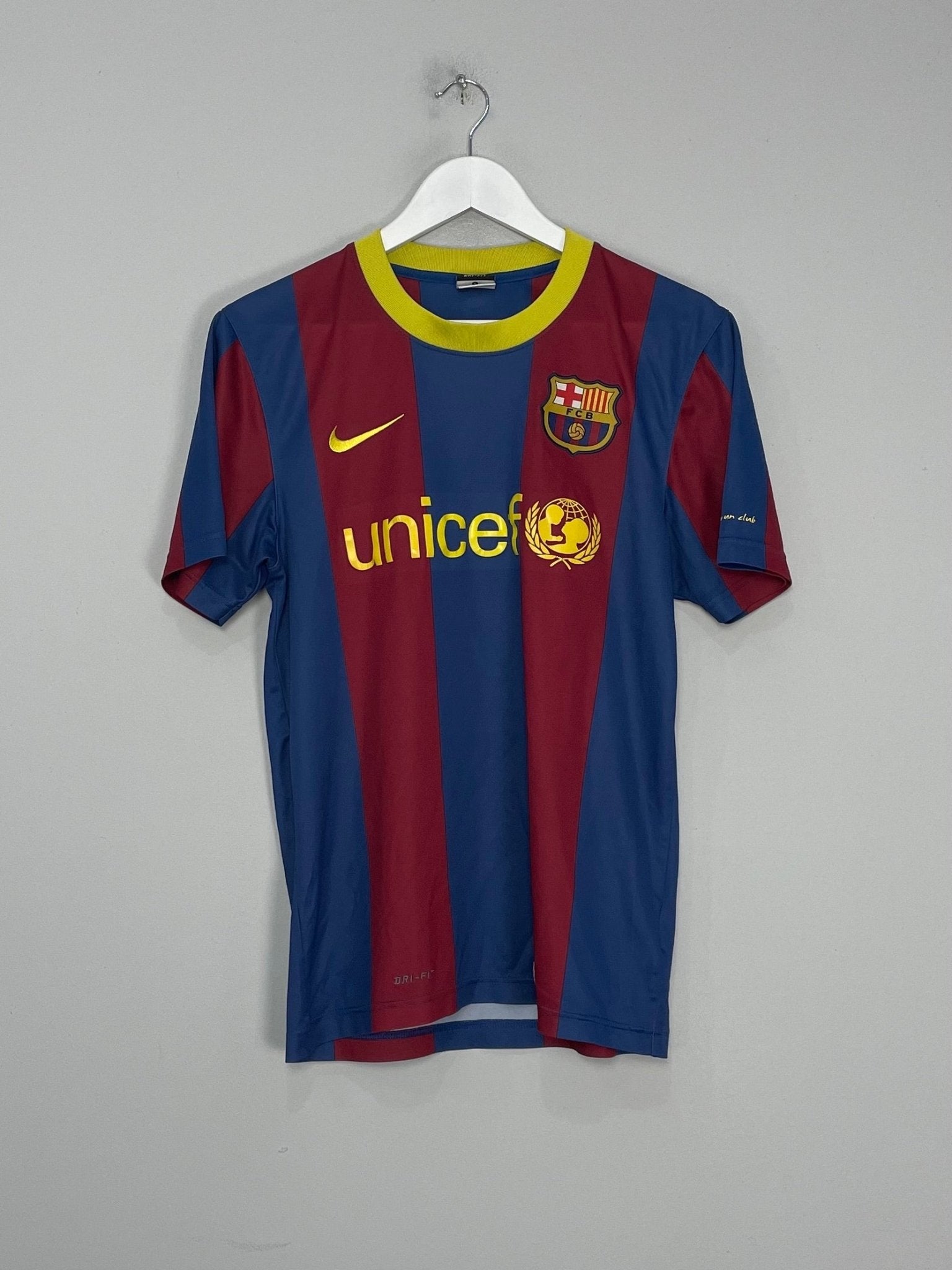 Shop 2010/11 BARCELONA HOME SHIRT (S) NIKE BASIC, classic football shirts, vintage football shirts & retro soccer jerseys at Cult Kits
