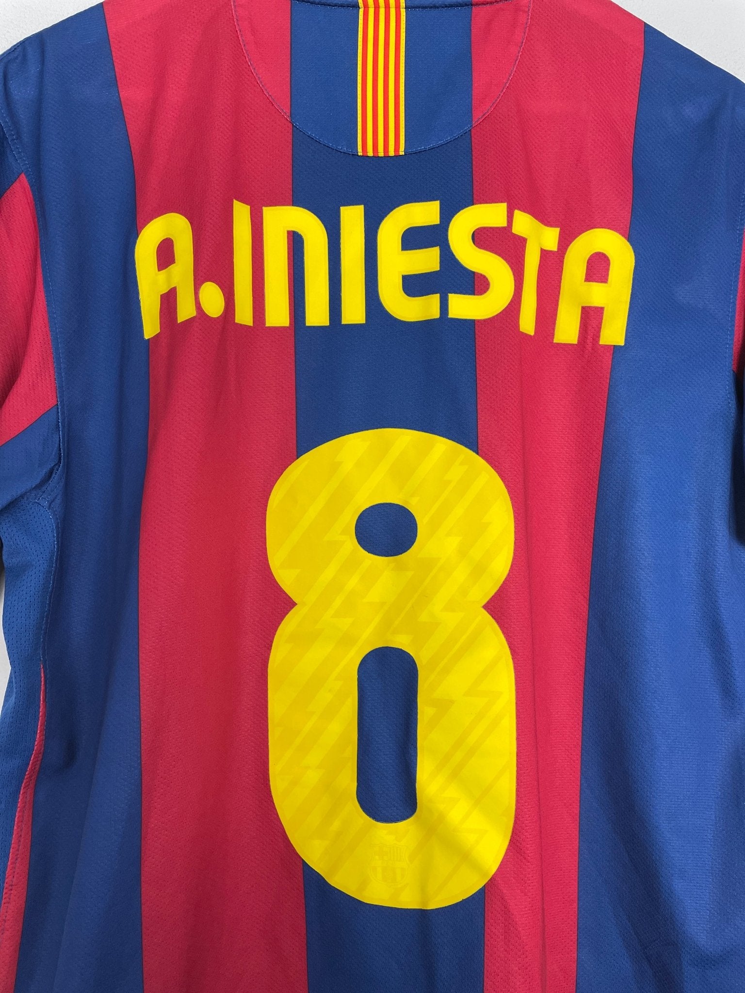 Shop 2010/11 BARCELONA INIESTA #8 HOME SHIRT (L) NIKE, classic football shirts, vintage football shirts & retro soccer jerseys at Cult Kits