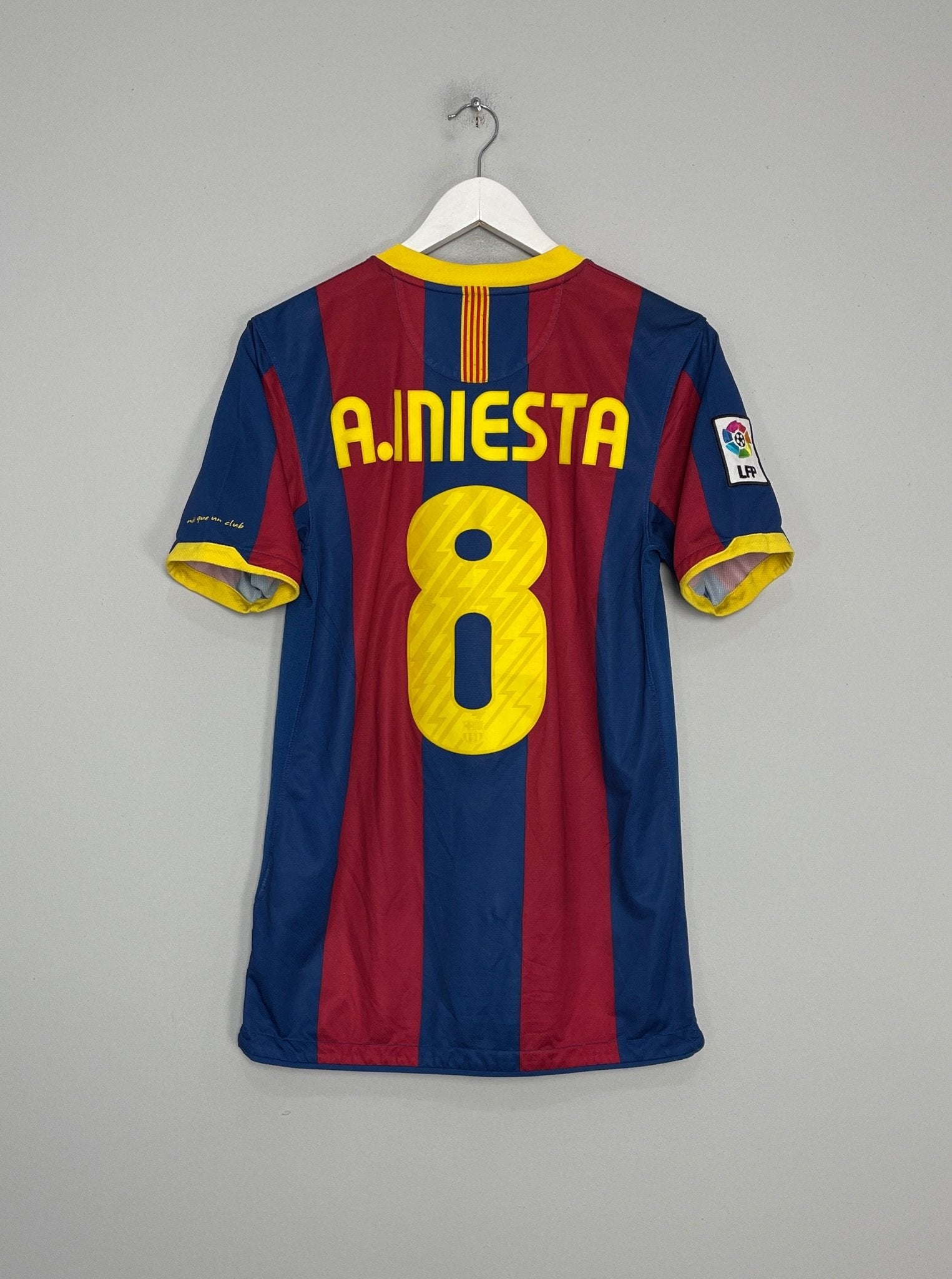 Shop 2010/11 BARCELONA INIESTA #8 HOME SHIRT (S) NIKE, classic football shirts, vintage football shirts & retro soccer jerseys at Cult Kits