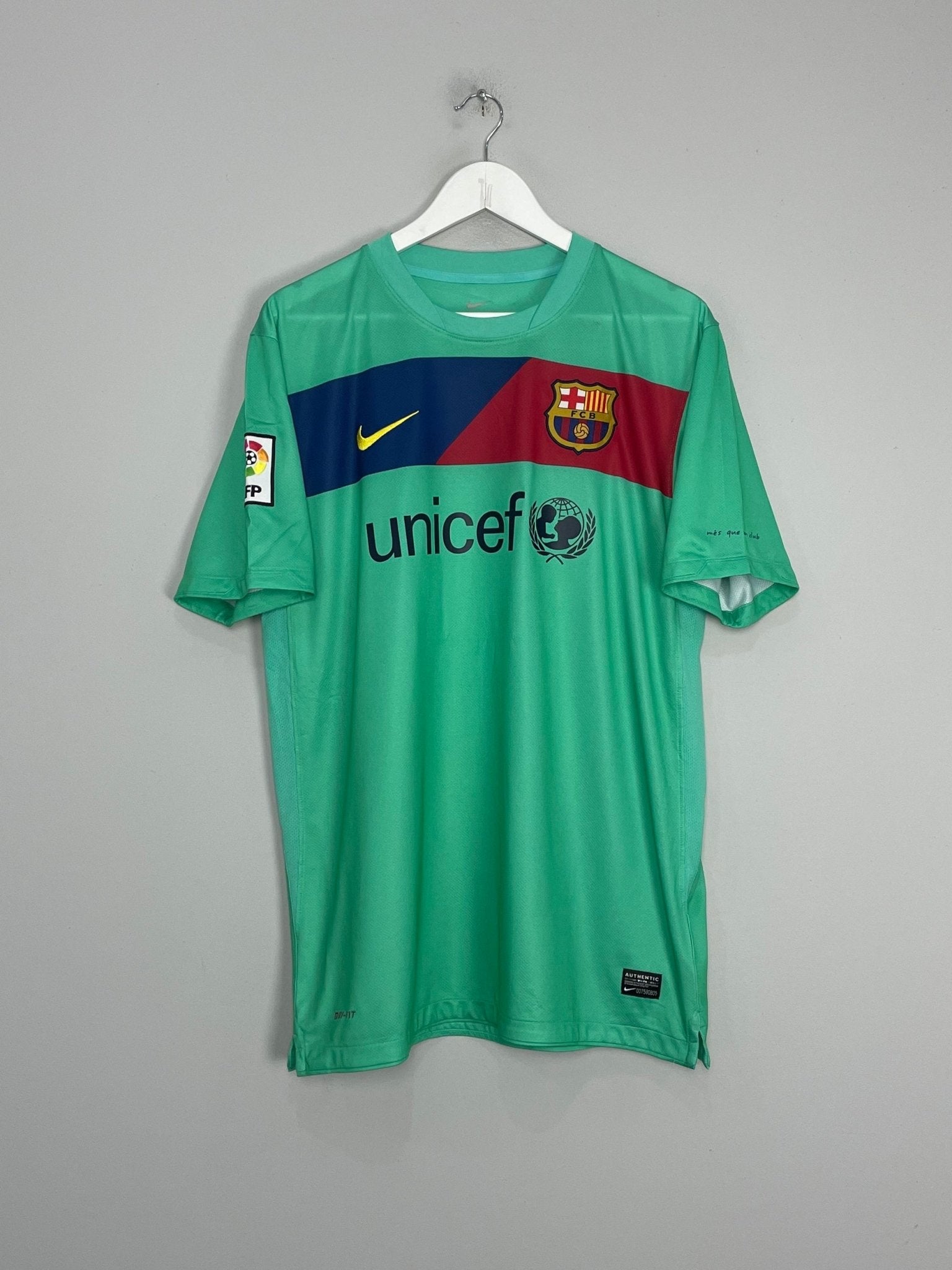 Shop 2010/11 BARCELONA MESSI #10 AWAY SHIRT (L) NIKE, classic football shirts, vintage football shirts & retro soccer jerseys at Cult Kits