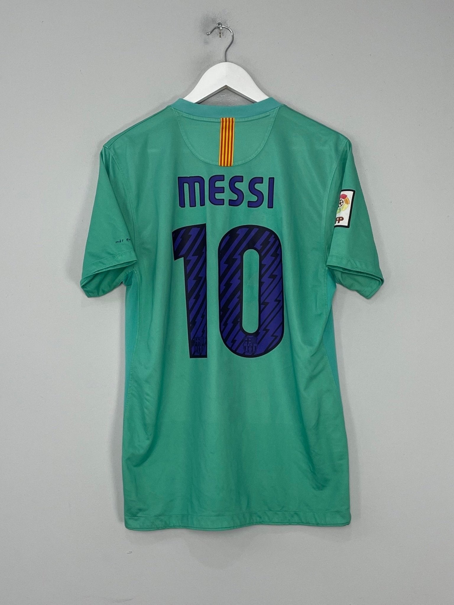 Shop 2010/11 BARCELONA MESSI #10 AWAY SHIRT (M) NIKE, classic football shirts, vintage football shirts & retro soccer jerseys at Cult Kits