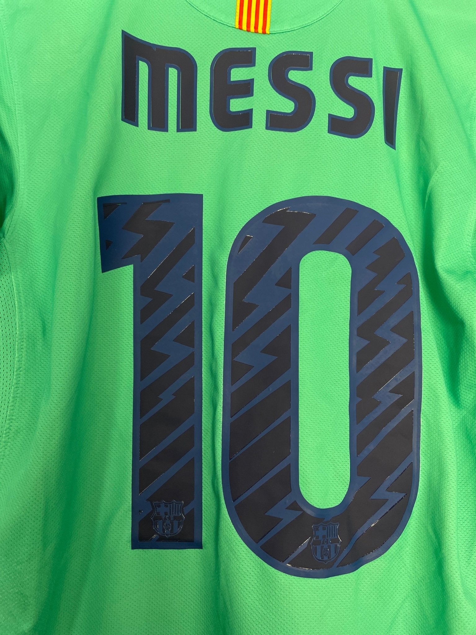 Shop 2010/11 BARCELONA MESSI #10 AWAY SHIRT (S) NIKE, classic football shirts, vintage football shirts & retro soccer jerseys at Cult Kits