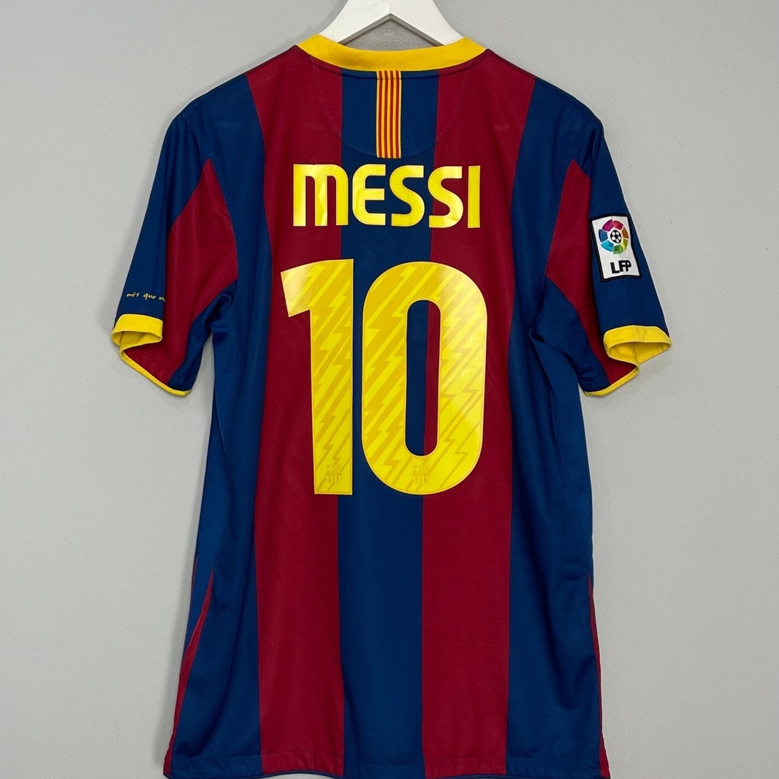 Shop 2010/11 BARCELONA MESSI #10 HOME SHIRT (M) NIKE, classic football shirts, vintage football shirts & retro soccer jerseys at Cult Kits