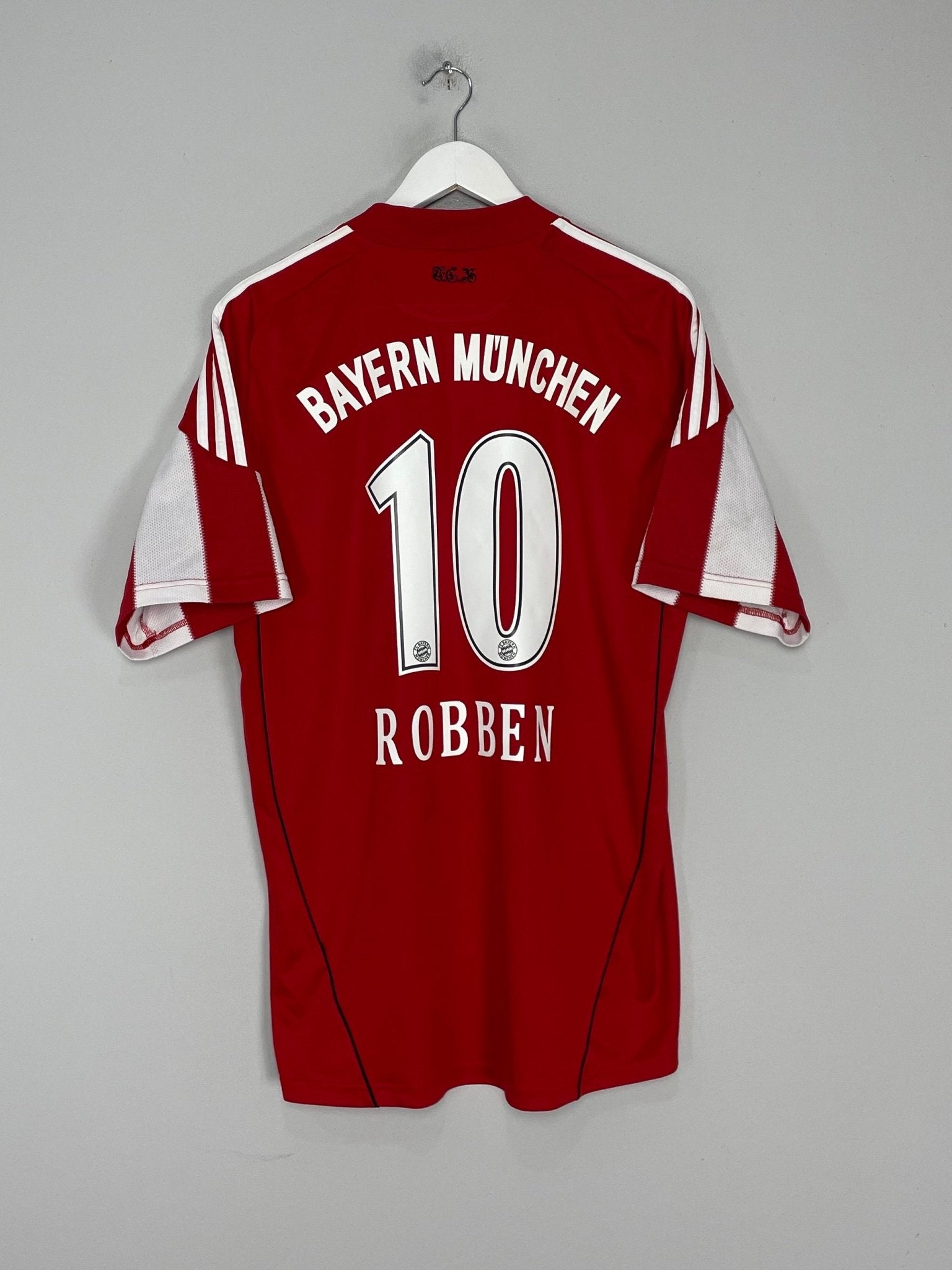 Shop 2010/11 BAYERN MUNICH ROBBEN #10 HOME SHIRT (L) ADIDAS, classic football shirts, vintage football shirts & retro soccer jerseys at Cult Kits