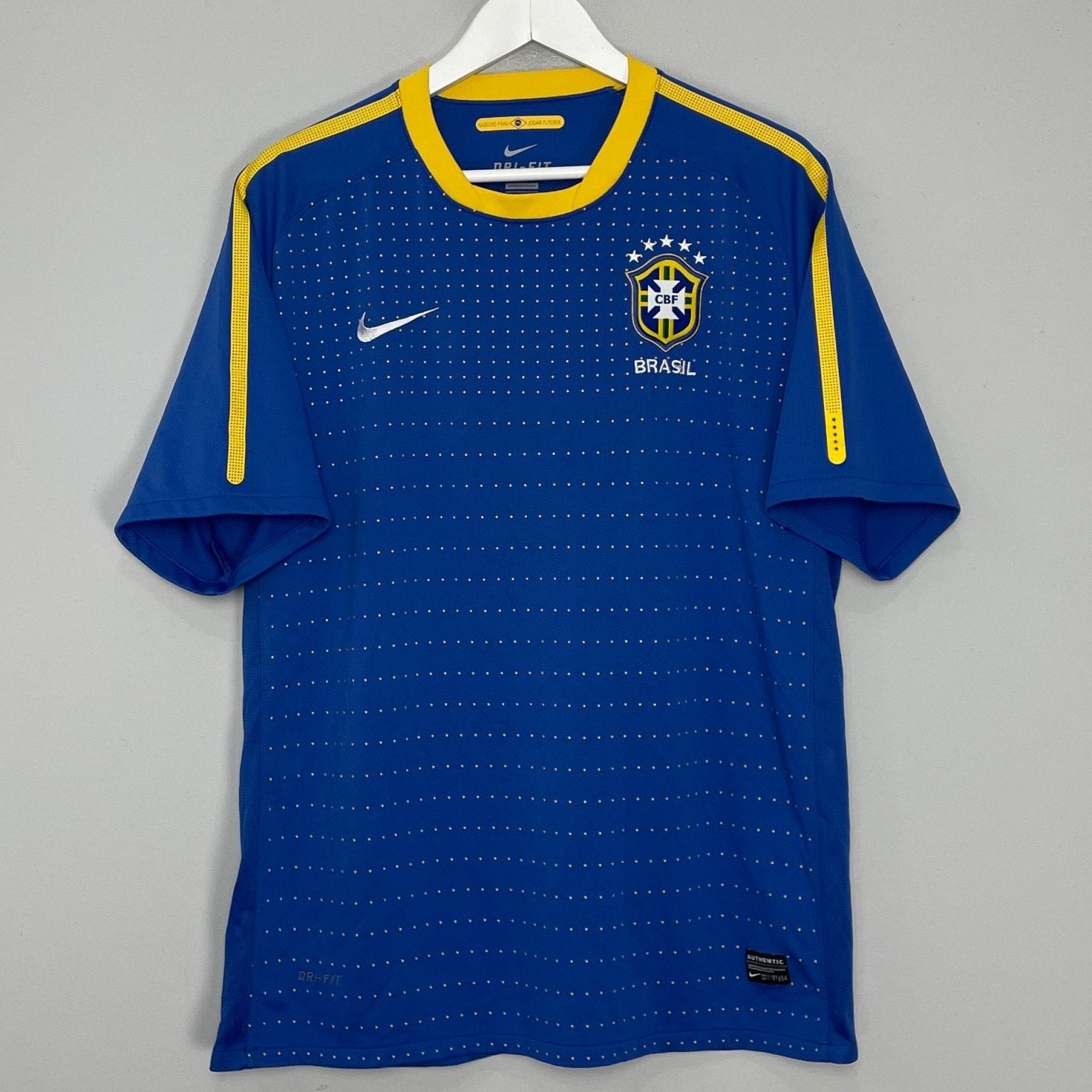 Shop 2010/11 BRAZIL AWAY SHIRT (XL) NIKE, classic football shirts, vintage football shirts & retro soccer jerseys at Cult Kits