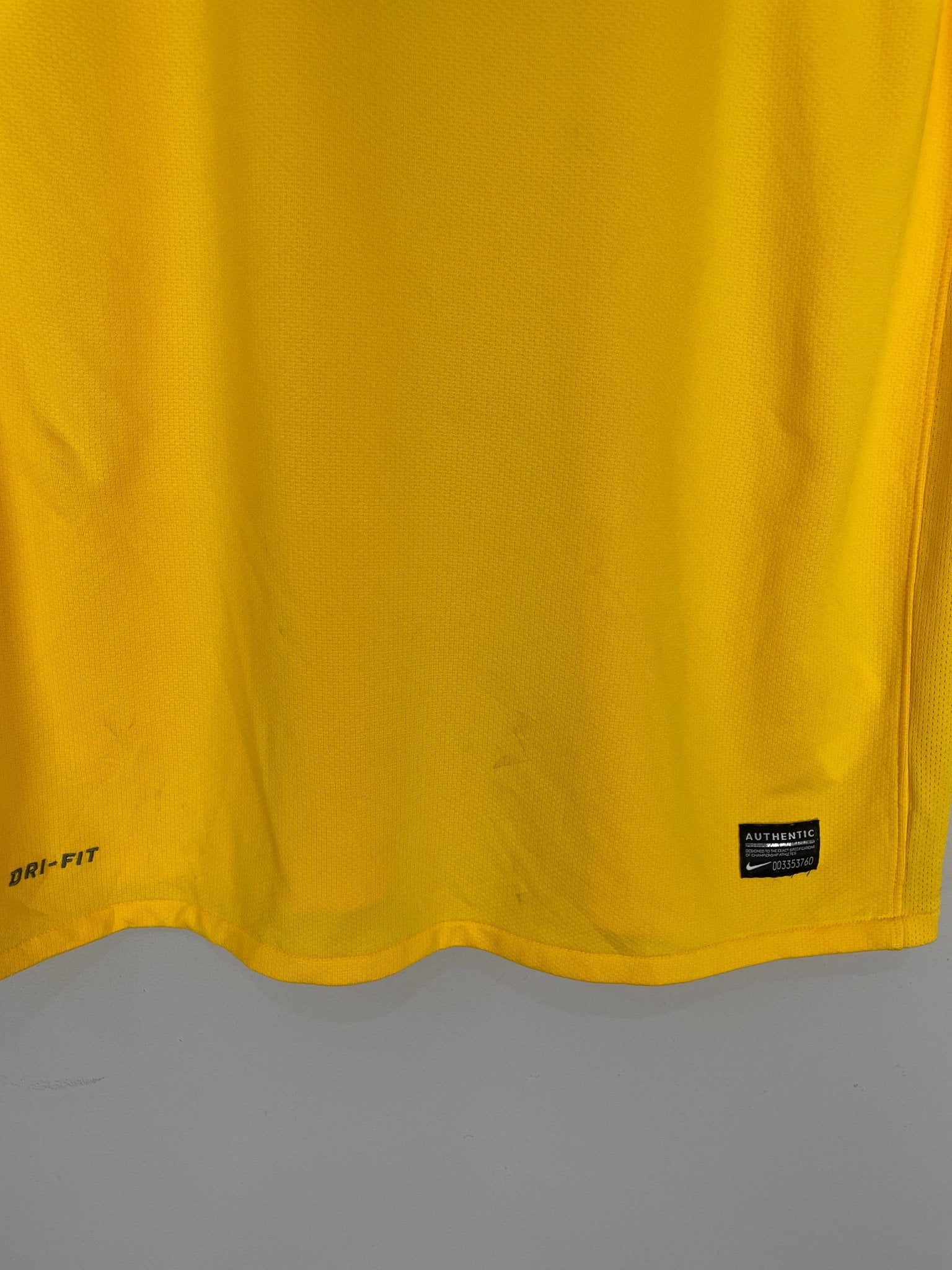 Shop 2010/11 BRAZIL KAKA #10 HOME SHIRT (L) NIKE, classic football shirts, vintage football shirts & retro soccer jerseys at Cult Kits