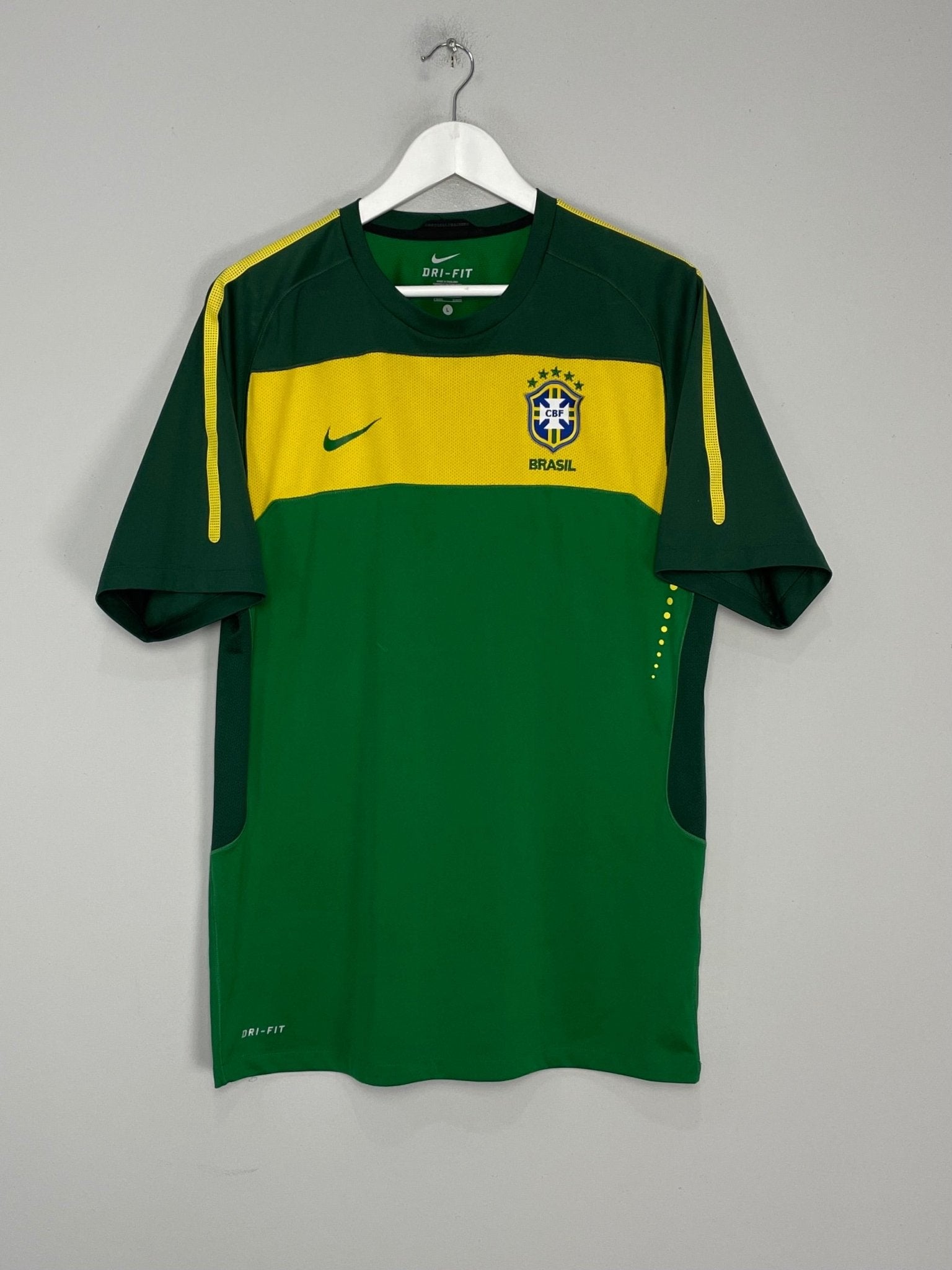 Shop 2010/11 BRAZIL TRAINING SHIRT (L) NIKE, classic football shirts, vintage football shirts & retro soccer jerseys at Cult Kits