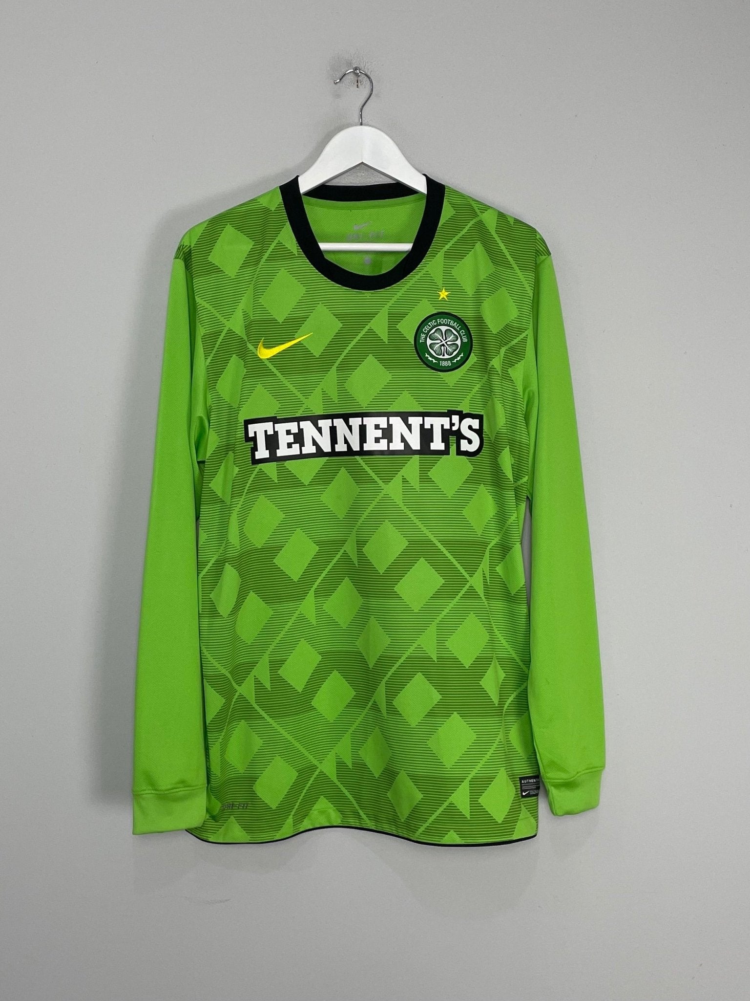 Shop 2010/11 CELTIC LENNON #18 L/S AWAY SHIRT (L) NIKE, classic football shirts, vintage football shirts & retro soccer jerseys at Cult Kits