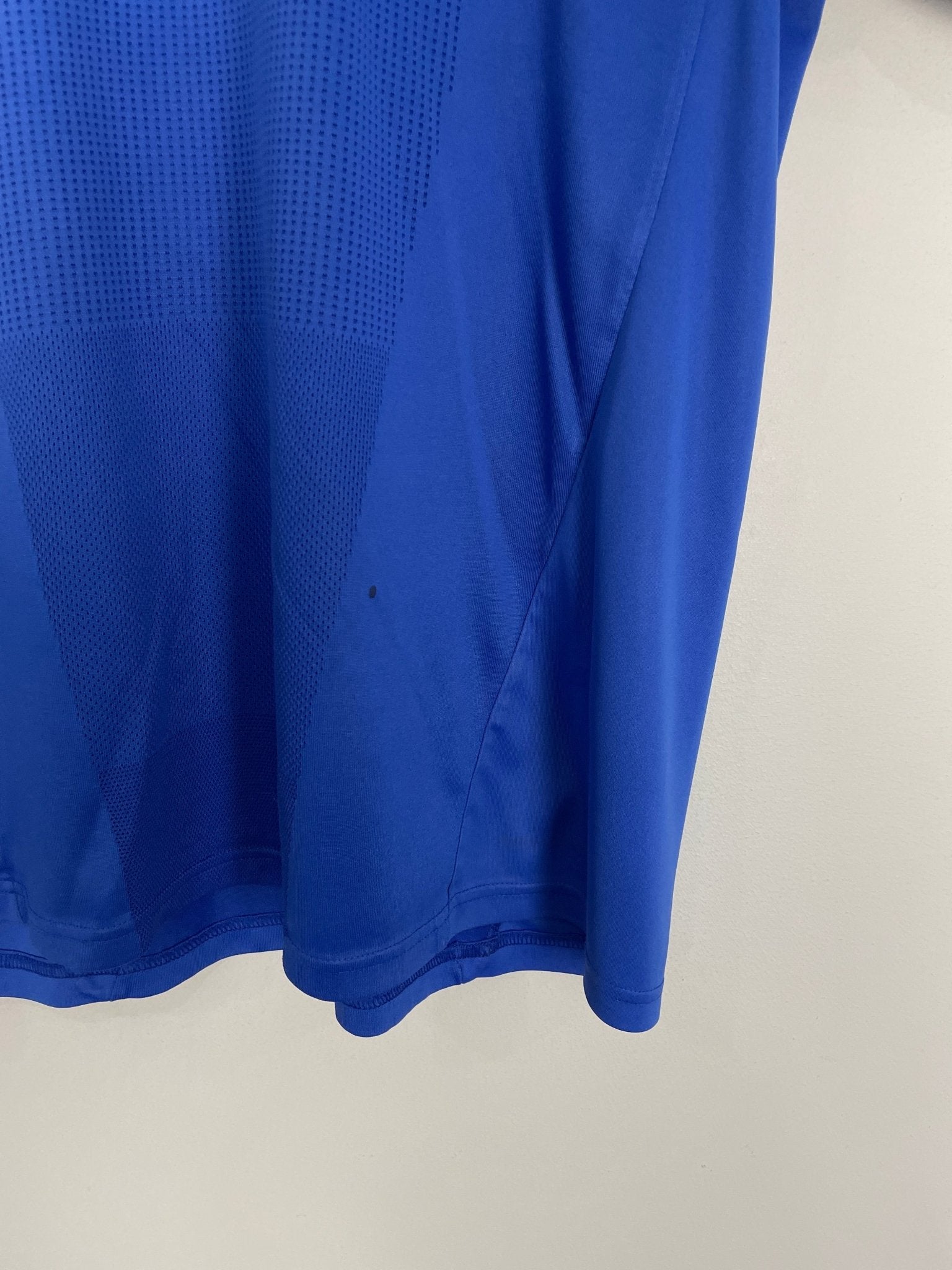 Shop 2010/11 CHELSEA DROGBA #11 HOME SHIRT (M) ADIDAS, classic football shirts, vintage football shirts & retro soccer jerseys at Cult Kits