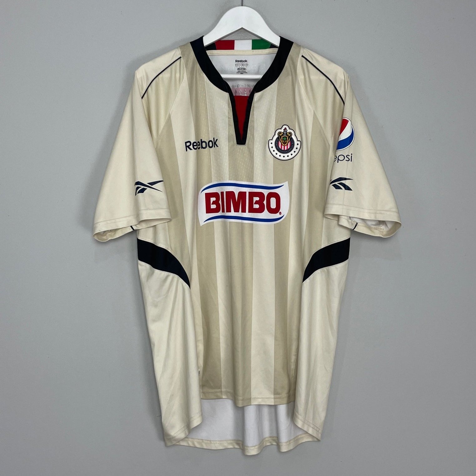 Shop 2010/11 CHIVAS GUADALAJARA GK SHIRT (L) REEBOK, classic football shirts, vintage football shirts & retro soccer jerseys at Cult Kits