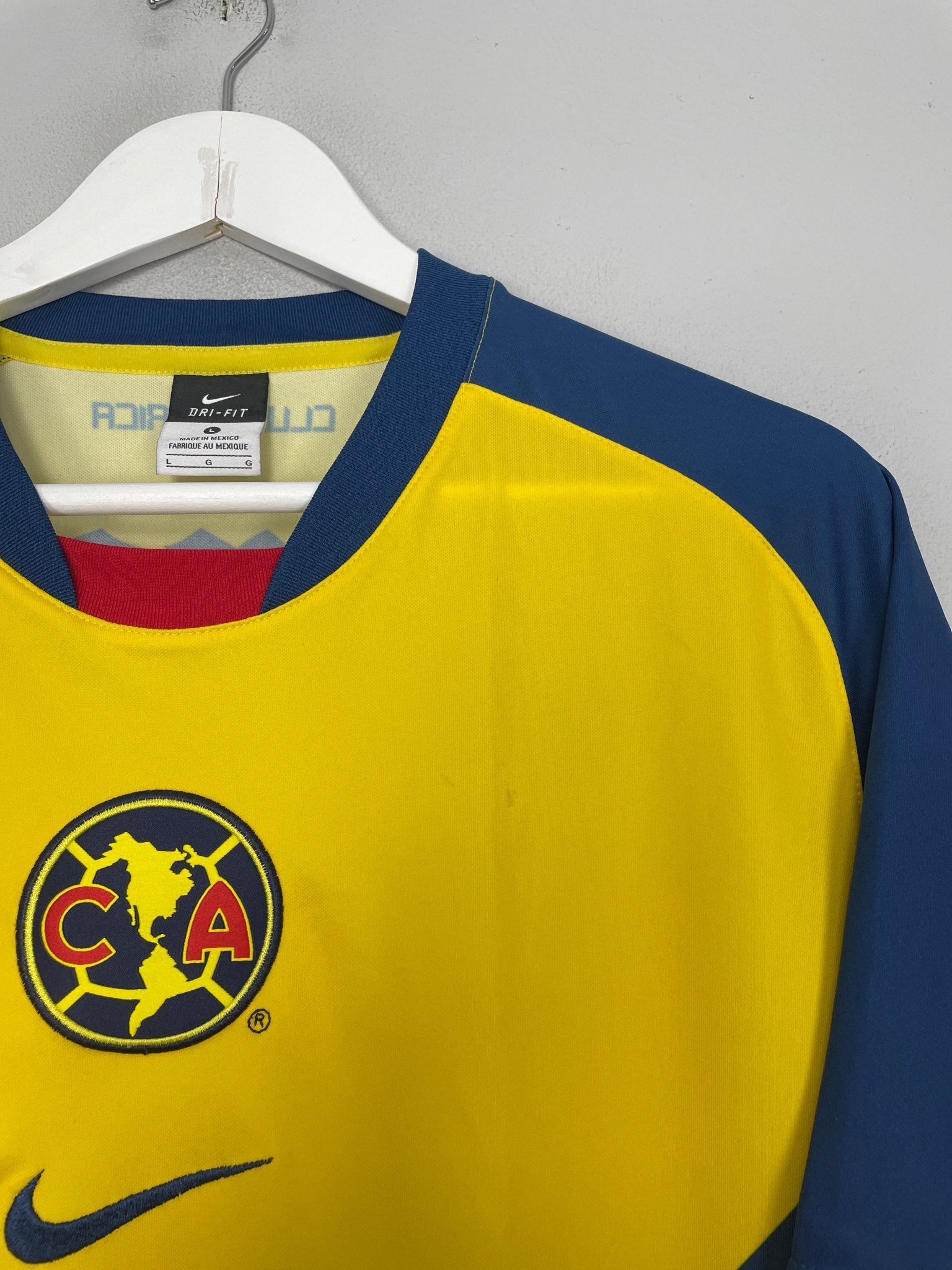 Shop 2010/11 CLUB AMERICA HOME SHIRT (L) NIKE, classic football shirts, vintage football shirts & retro soccer jerseys at Cult Kits