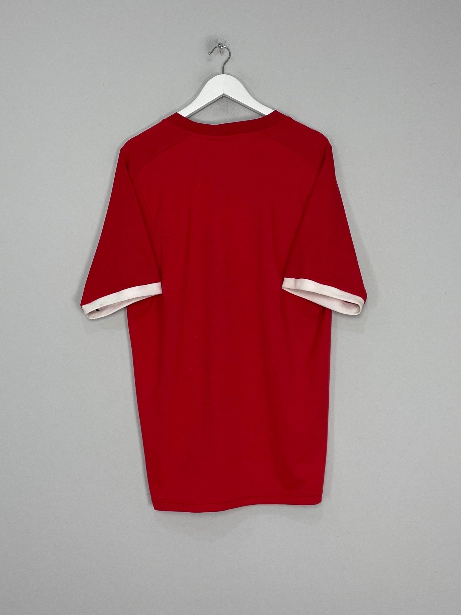 Shop 2010/11 ENGLAND AWAY SHIRT (XL) UMBRO, classic football shirts, vintage football shirts & retro soccer jerseys at Cult Kits