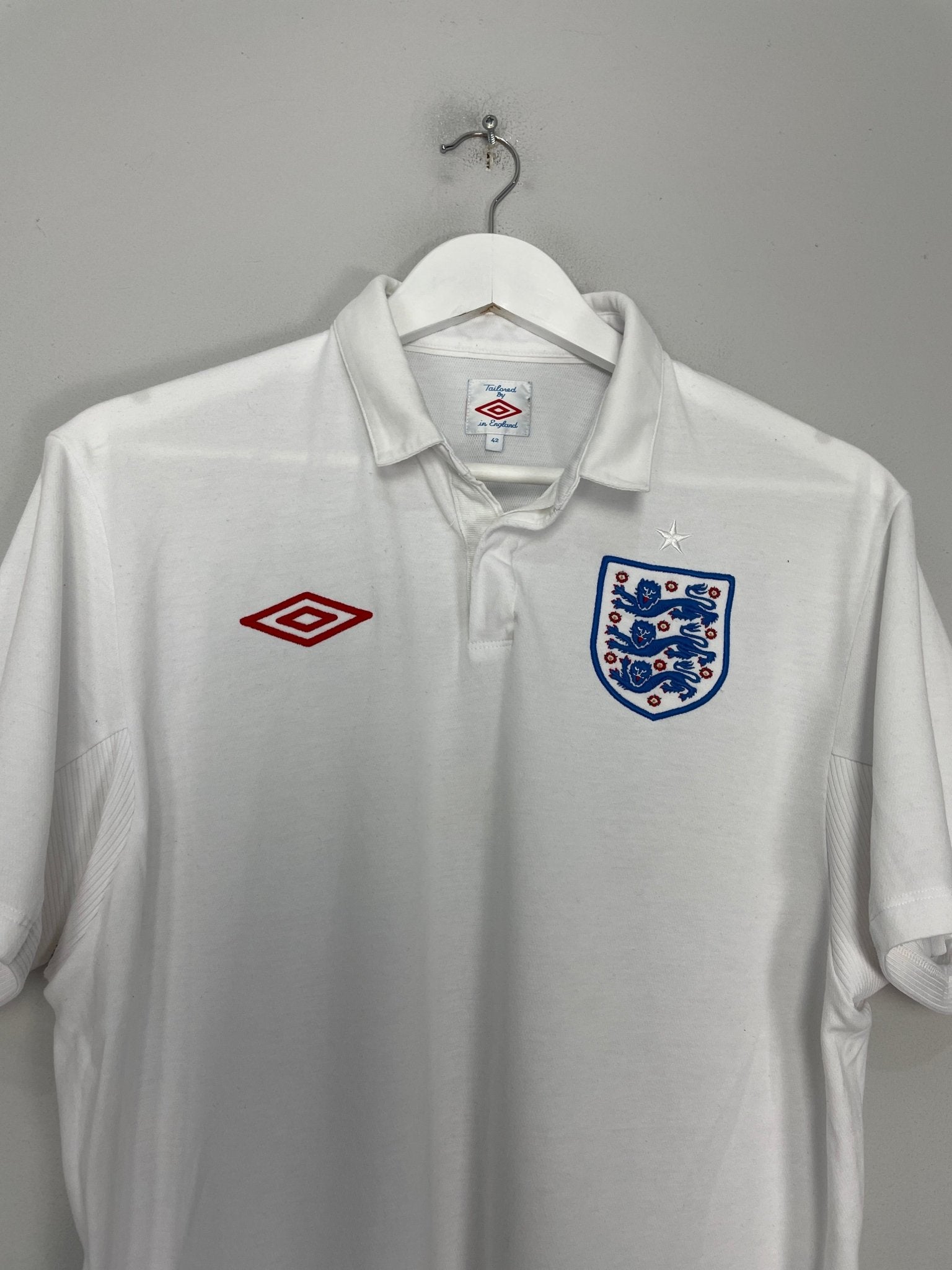 Shop 2010/11 ENGLAND HOME SHIRT (L) UMBRO, classic football shirts, vintage football shirts & retro soccer jerseys at Cult Kits