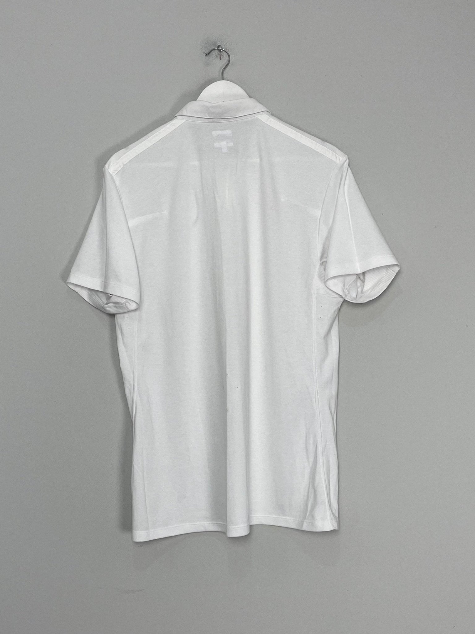 Shop 2010/11 ENGLAND HOME SHIRT (L) UMBRO, classic football shirts, vintage football shirts & retro soccer jerseys at Cult Kits