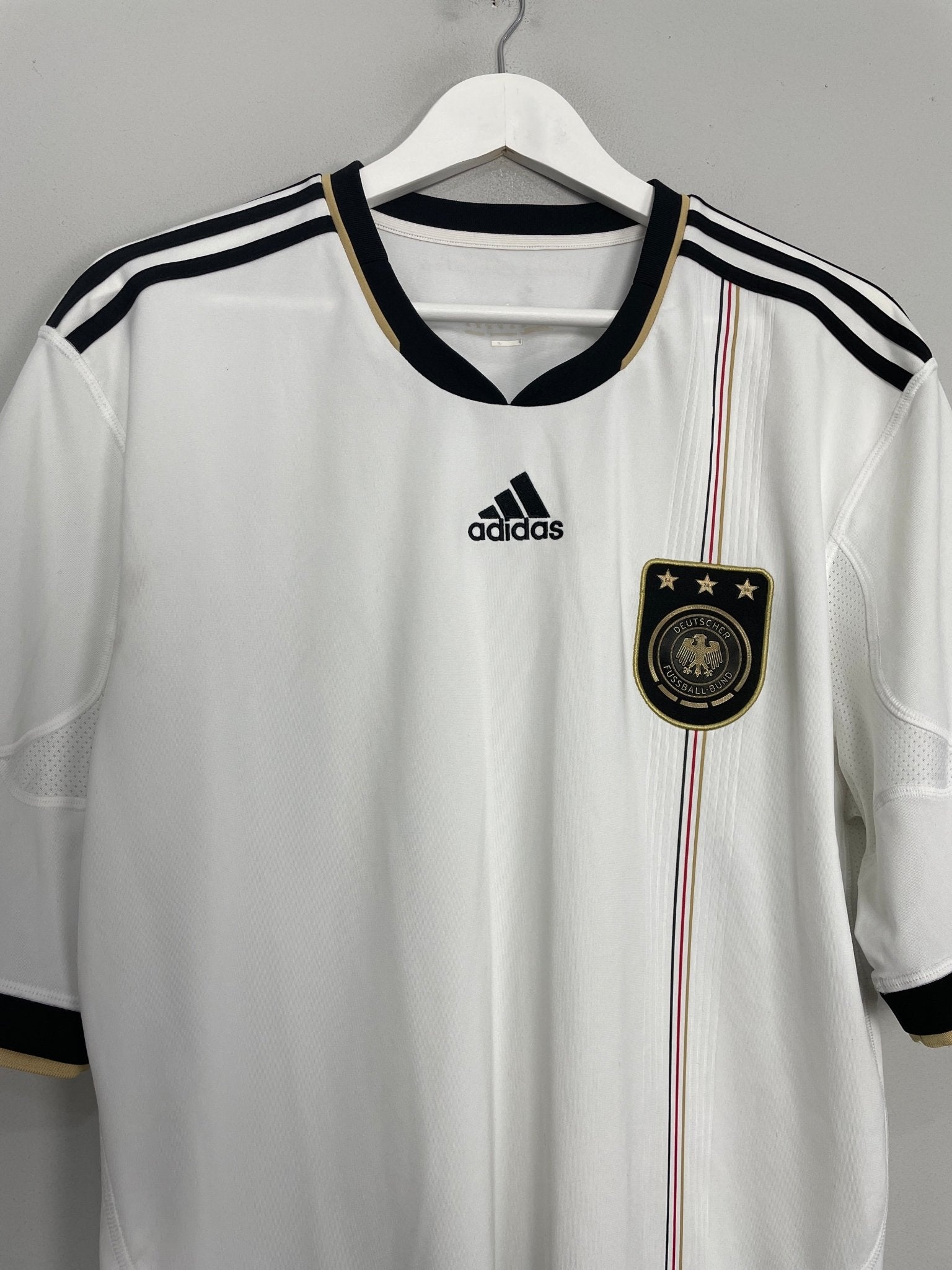 Shop 2010/11 GERMANY HOME SHIRT (XL) ADIDAS, classic football shirts, vintage football shirts & retro soccer jerseys at Cult Kits