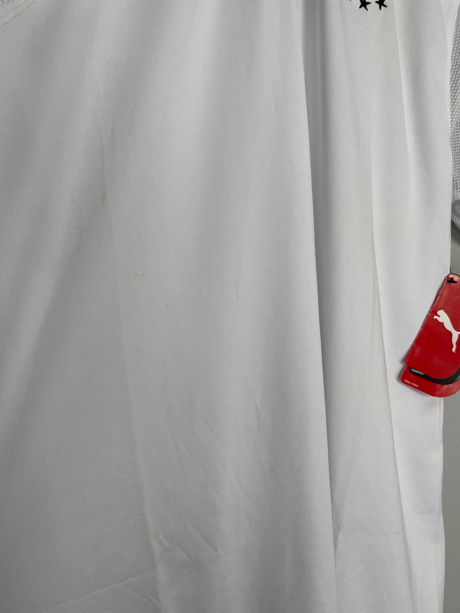 Shop 2010/11 GHANA *BNWT* HOME SHIRT (L) PUMA, classic football shirts, vintage football shirts & retro soccer jerseys at Cult Kits