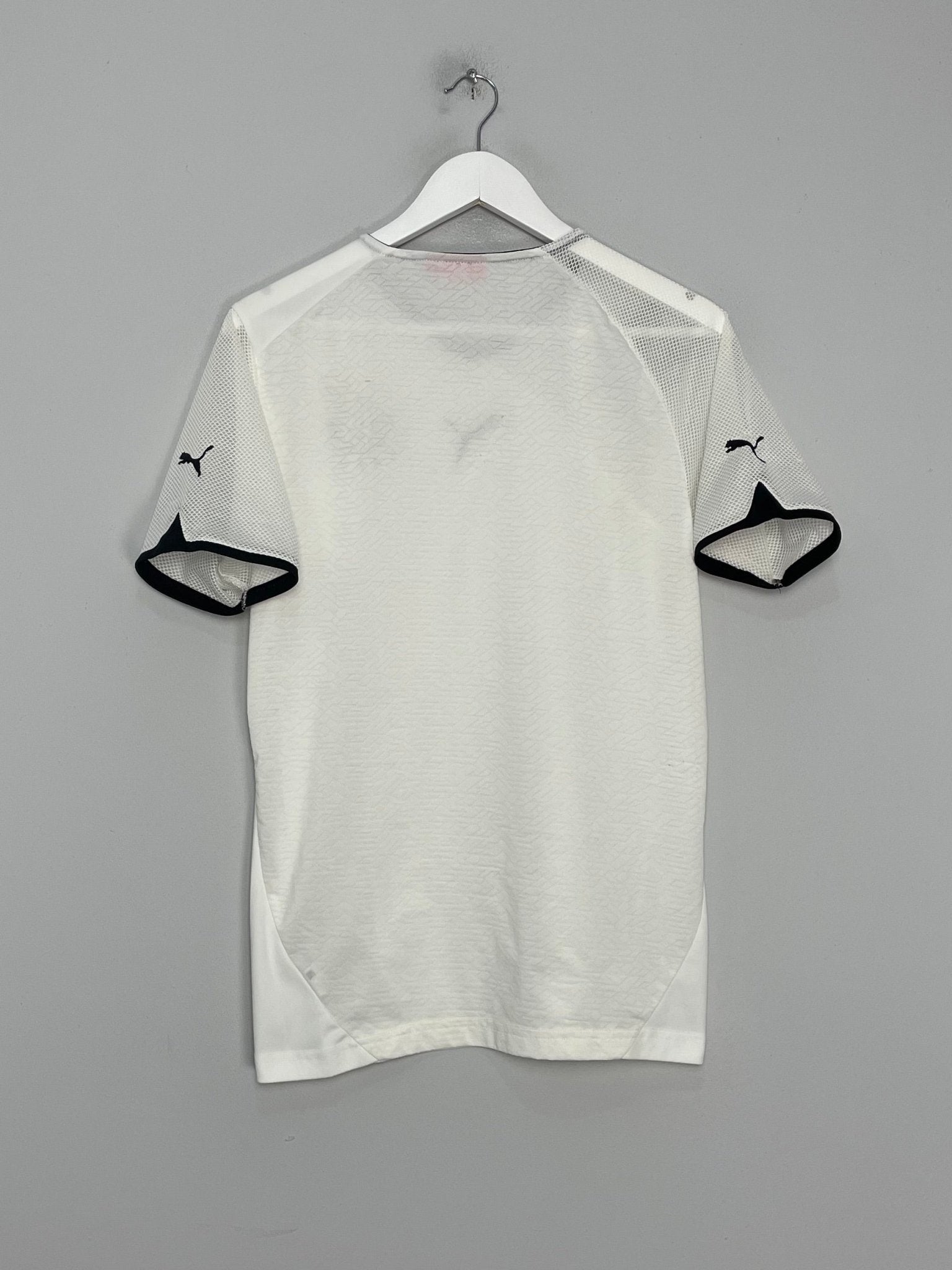 Shop 2010/11 GHANA HOME SHIRT (M) PUMA, classic football shirts, vintage football shirts & retro soccer jerseys at Cult Kits