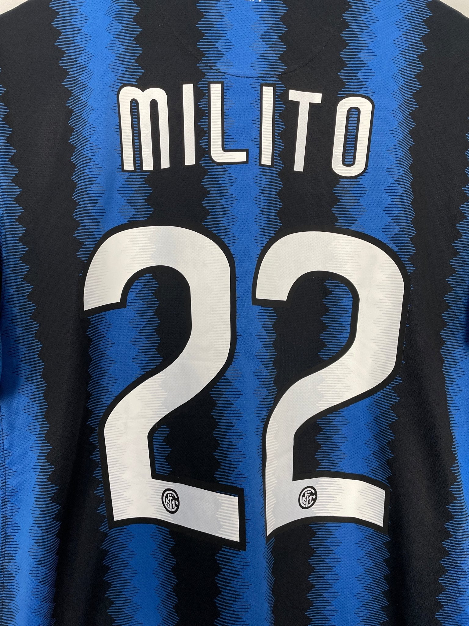 Shop 2010/11 INTER MILAN MILITO #22 HOME SHIRT (L) NIKE, classic football shirts, vintage football shirts & retro soccer jerseys at Cult Kits