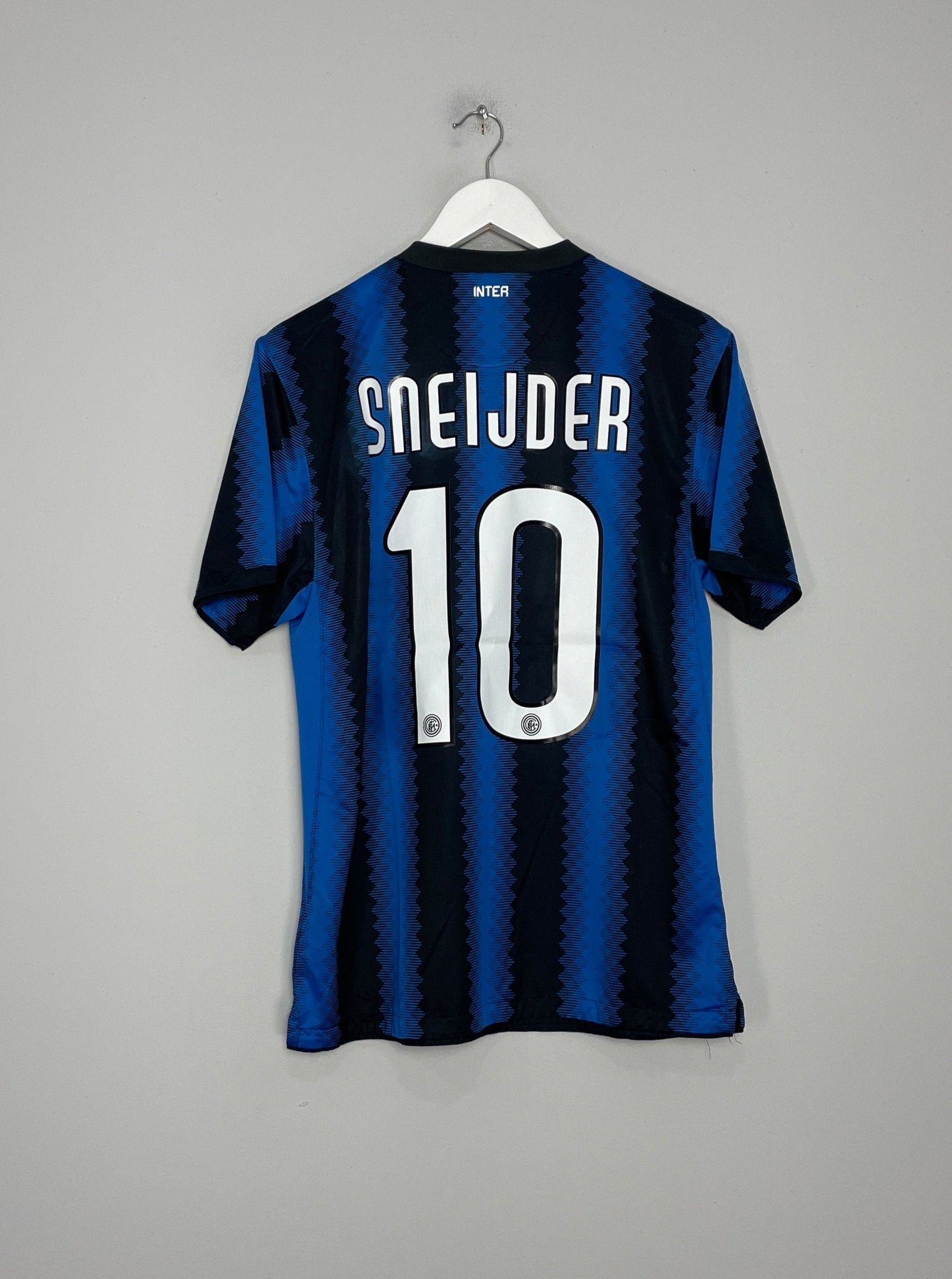 Shop 2010/11 INTER MILAN SNEIJDER #10 HOME SHIRT (M) NIKE, classic football shirts, vintage football shirts & retro soccer jerseys at Cult Kits