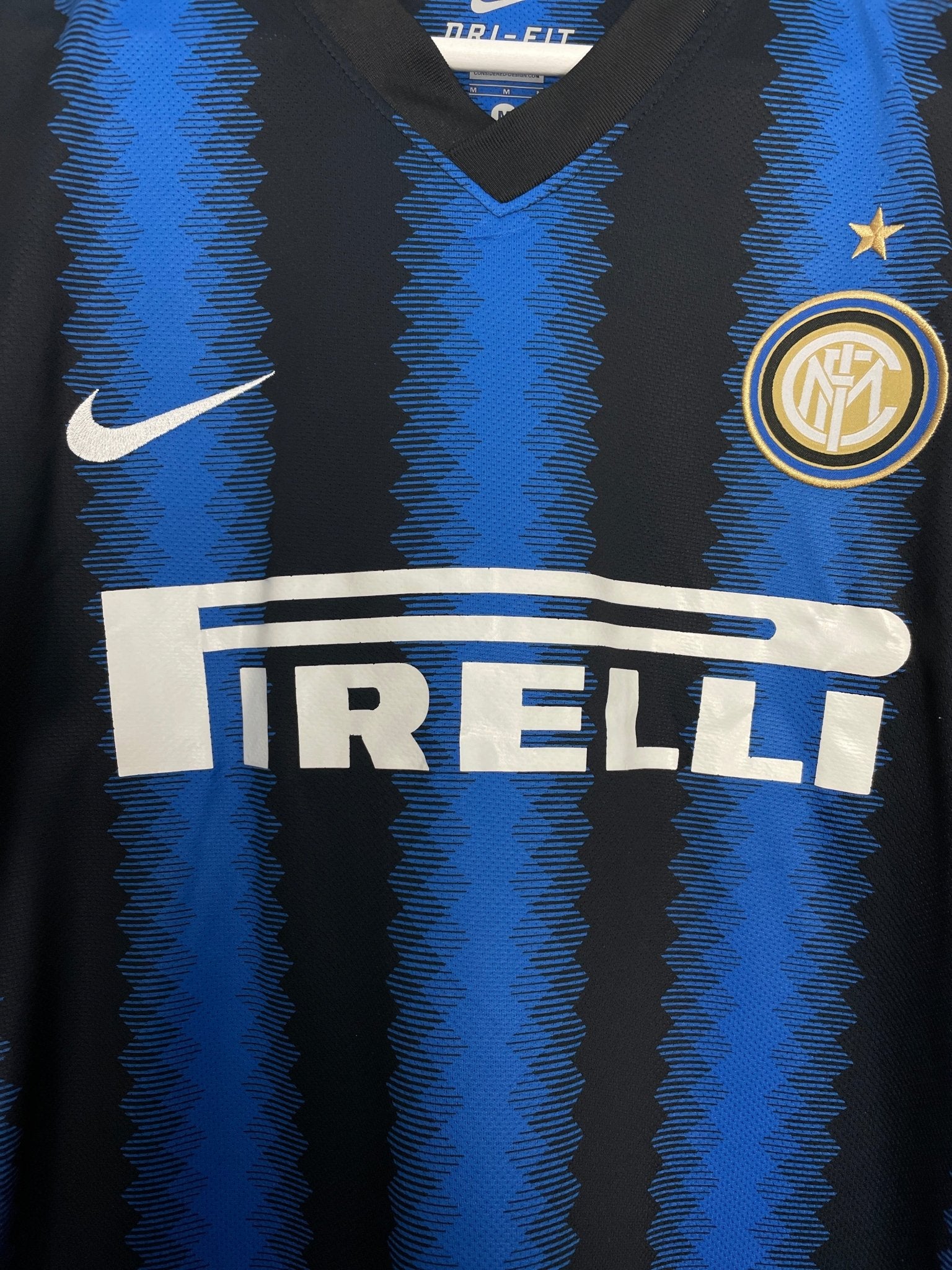 Shop 2010/11 INTER MILAN SNEIJDER #10 HOME SHIRT (M) NIKE, classic football shirts, vintage football shirts & retro soccer jerseys at Cult Kits