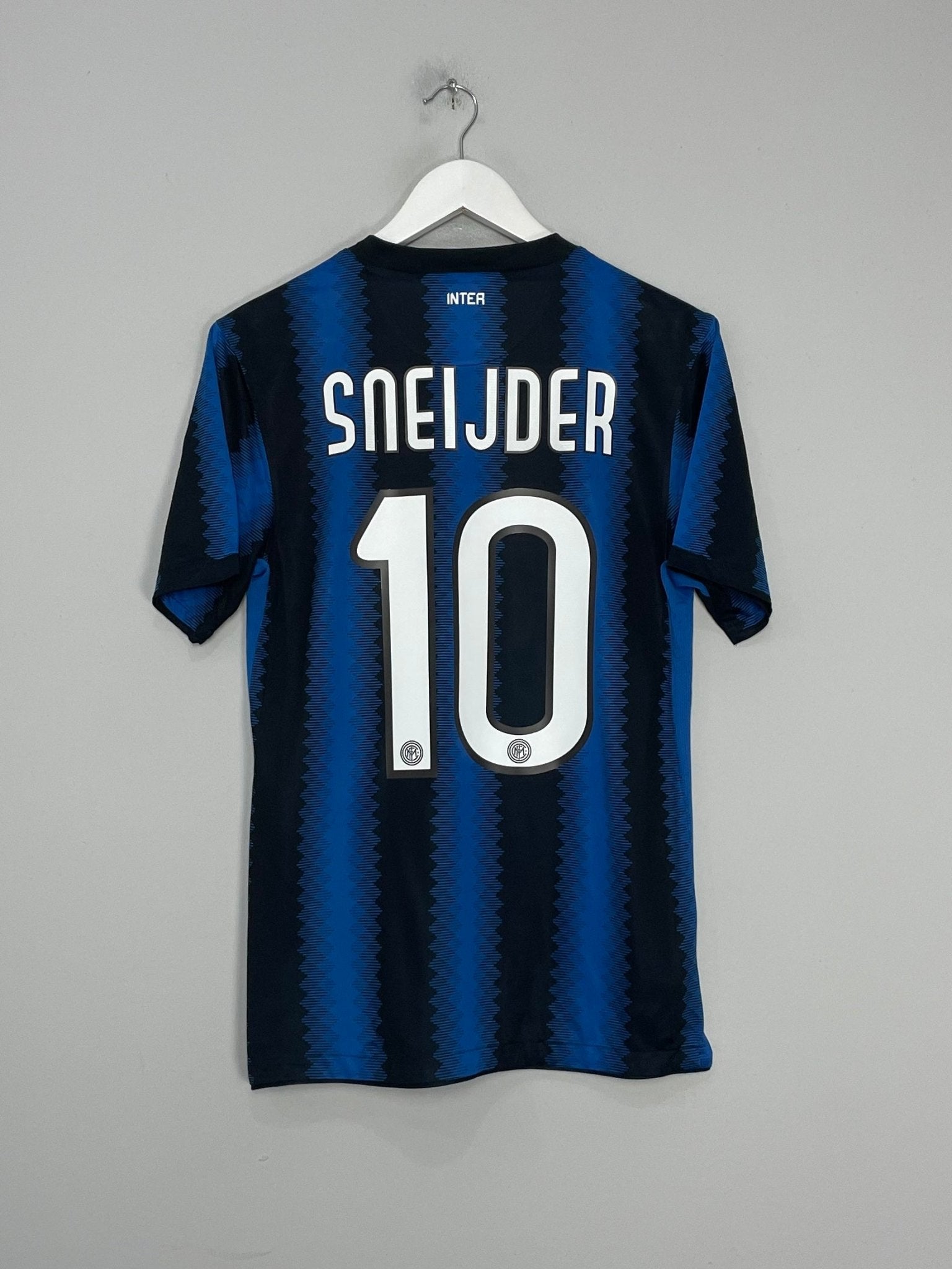Shop 2010/11 INTER MILAN SNEIJDER #10 HOME SHIRT (S) NIKE, classic football shirts, vintage football shirts & retro soccer jerseys at Cult Kits