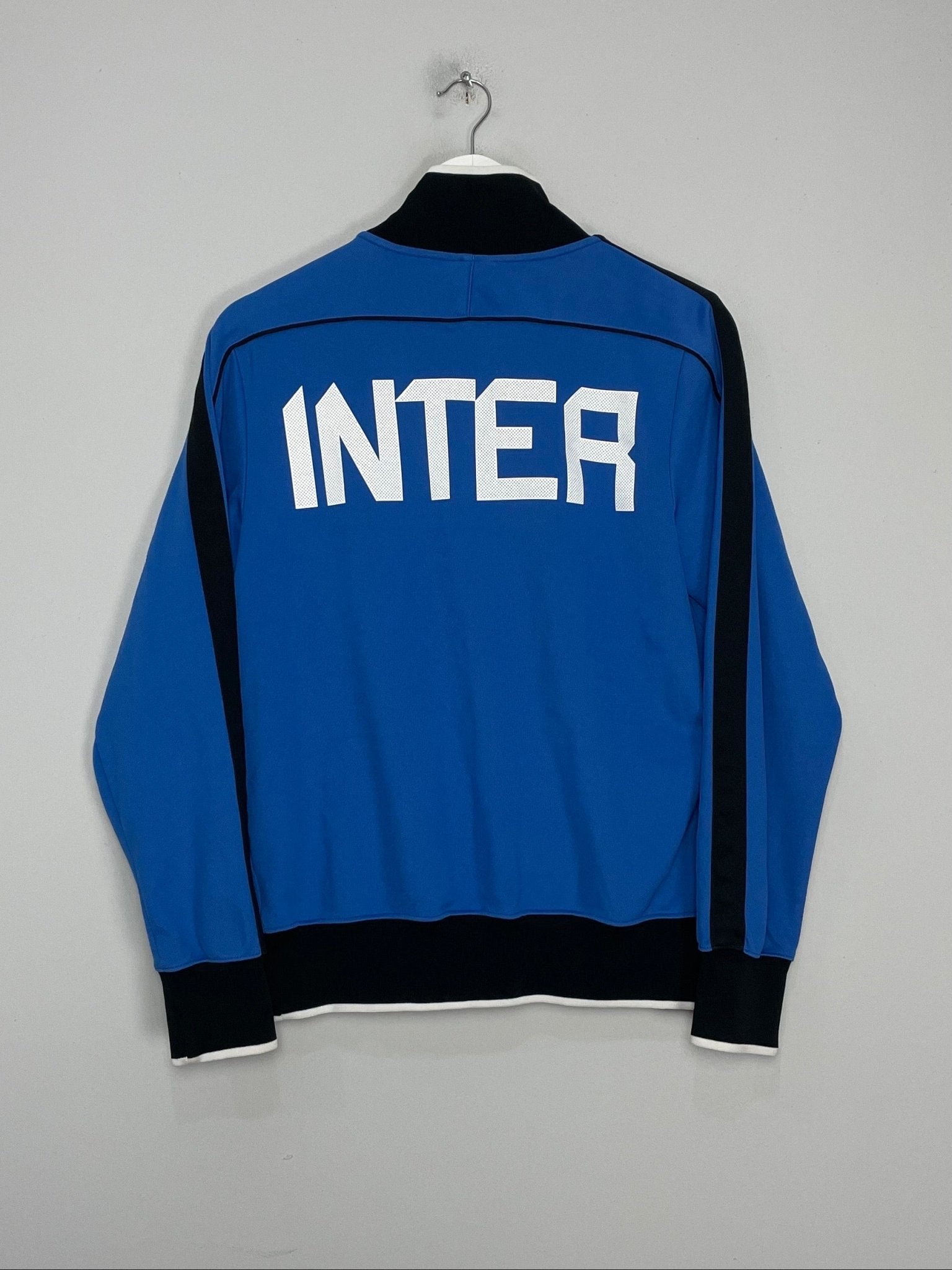 Shop 2010/11 INTER MILAN TRACK JACKET (S) NIKE, classic football shirts, vintage football shirts & retro soccer jerseys at Cult Kits