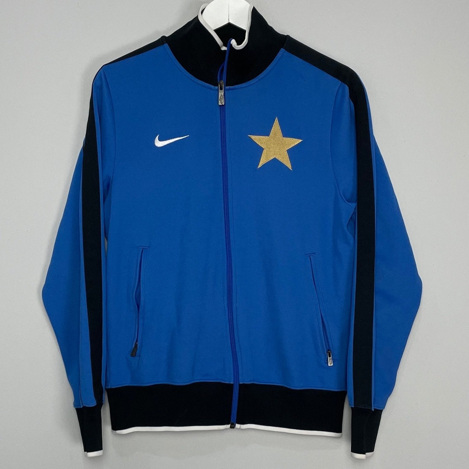 Shop 2010/11 INTER MILAN TRACK JACKET (S) NIKE, classic football shirts, vintage football shirts & retro soccer jerseys at Cult Kits