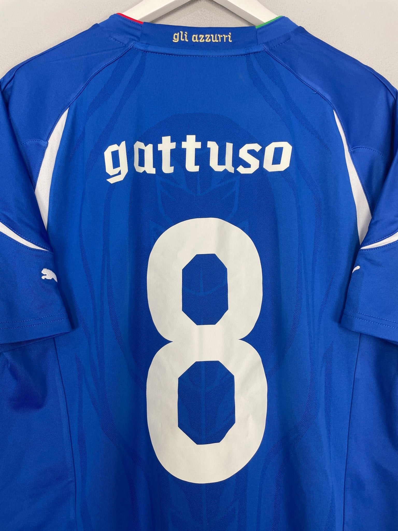 Shop 2010/11 ITALY GATTUSO #8 HOME SHIRT (XL) PUMA, classic football shirts, vintage football shirts & retro soccer jerseys at Cult Kits