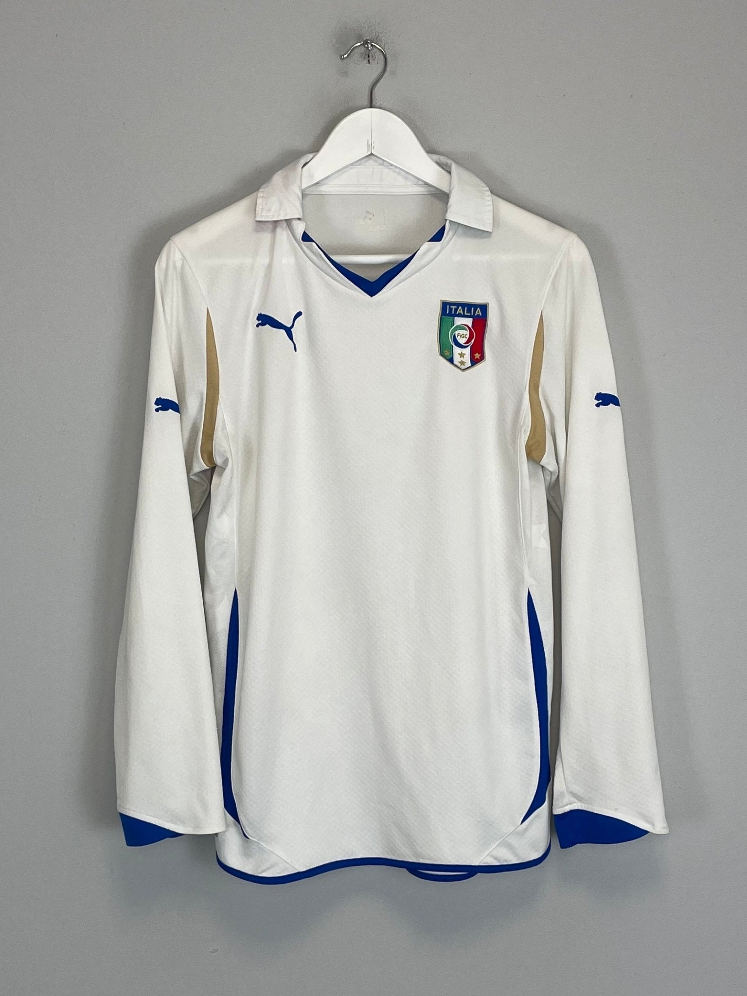 Shop 2010/11 ITALY L/S AWAY SHIRT (S) PUMA, classic football shirts, vintage football shirts & retro soccer jerseys at Cult Kits