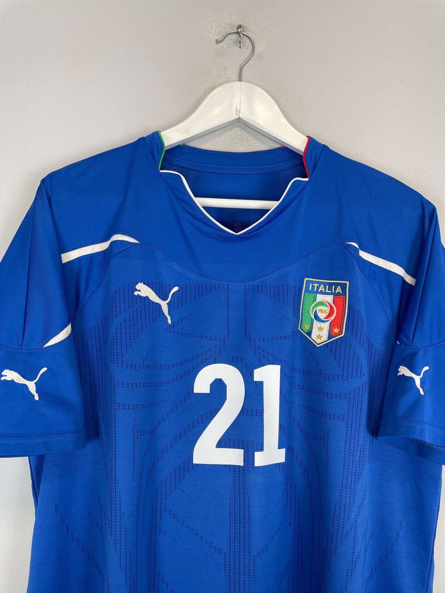 Shop 2010/11 ITALY PIRLO #21 HOME SHIRT (L) PUMA, classic football shirts, vintage football shirts & retro soccer jerseys at Cult Kits