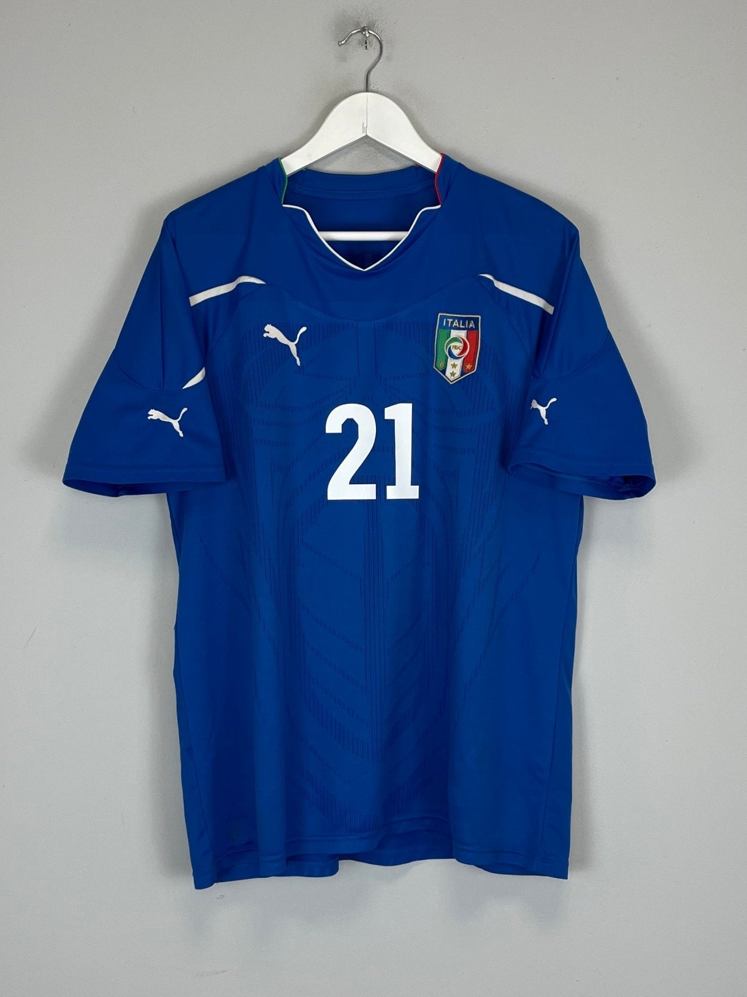 Shop 2010/11 ITALY PIRLO #21 HOME SHIRT (L) PUMA, classic football shirts, vintage football shirts & retro soccer jerseys at Cult Kits