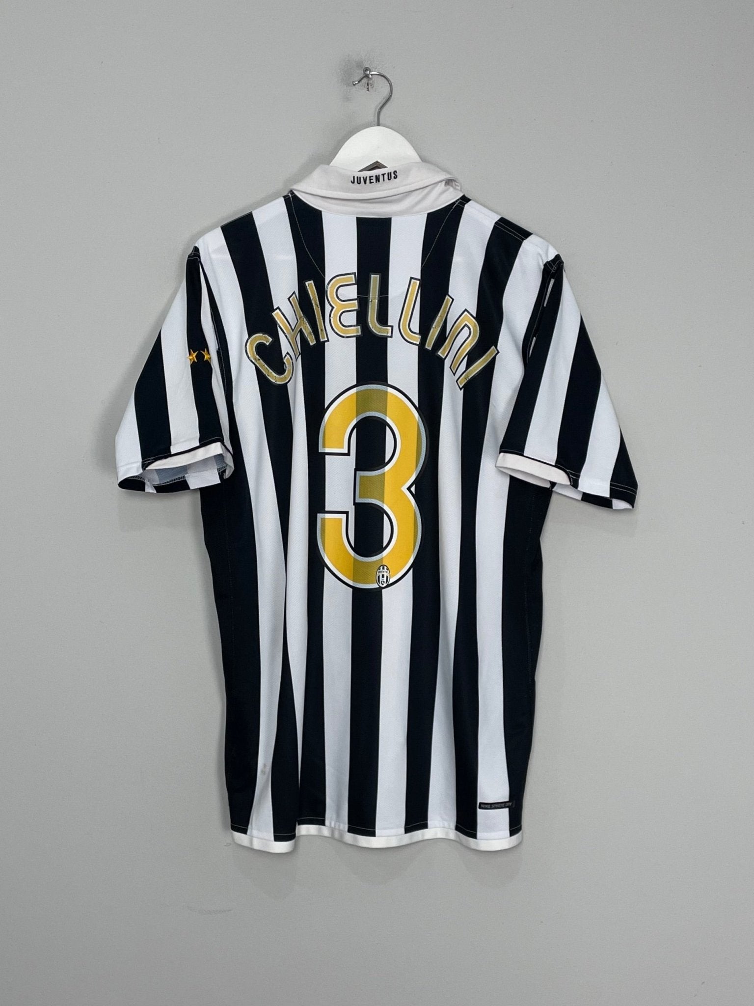 Shop 2010/11 JUVENTUS CHIELLINI #3 HOME SHIRT (L) NIKE, classic football shirts, vintage football shirts & retro soccer jerseys at Cult Kits