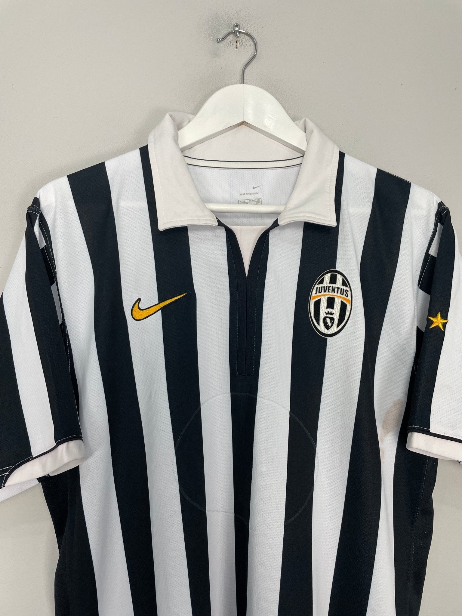 Shop 2010/11 JUVENTUS CHIELLINI #3 HOME SHIRT (L) NIKE, classic football shirts, vintage football shirts & retro soccer jerseys at Cult Kits