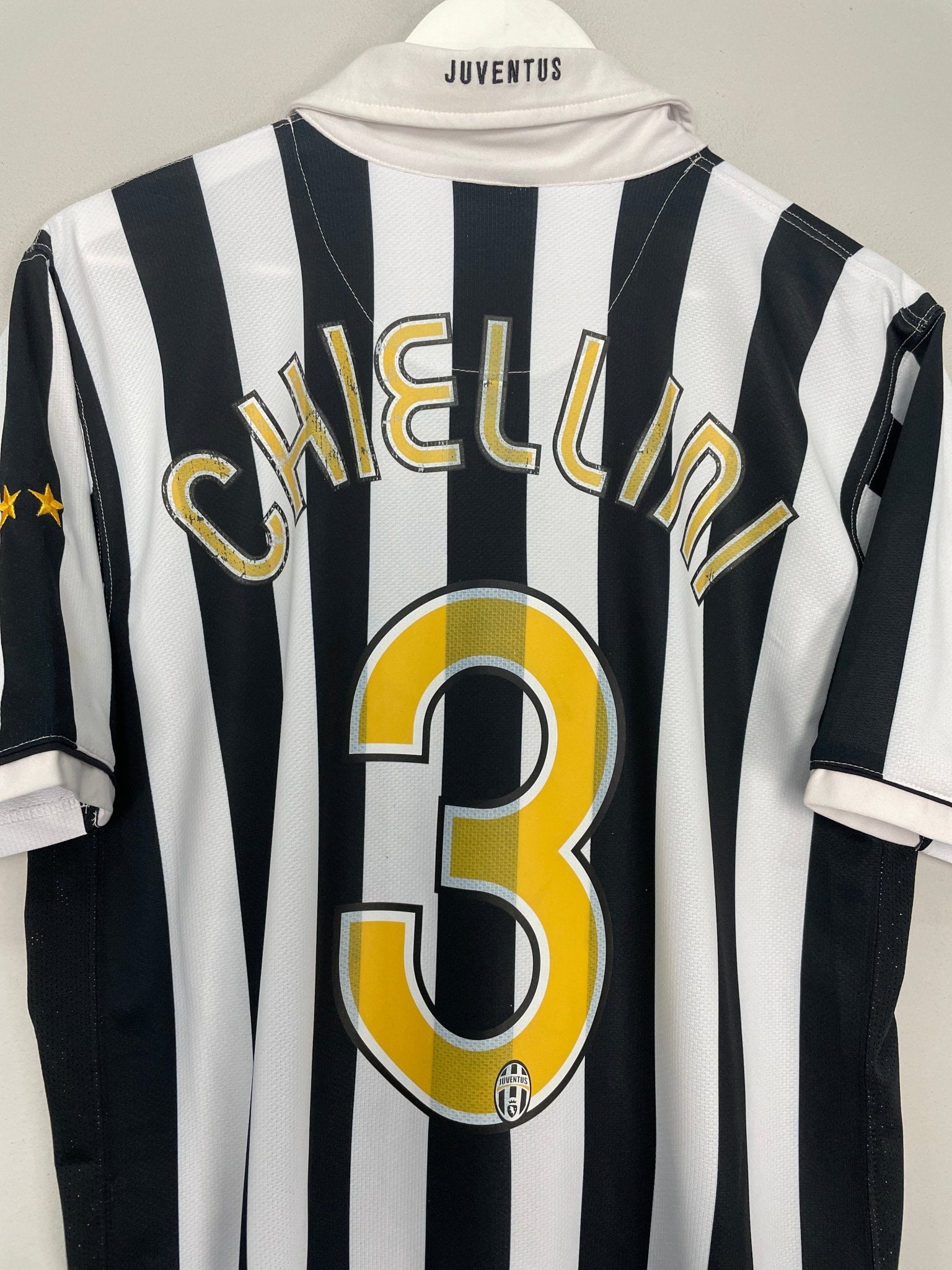 Shop 2010/11 JUVENTUS CHIELLINI #3 HOME SHIRT (L) NIKE, classic football shirts, vintage football shirts & retro soccer jerseys at Cult Kits