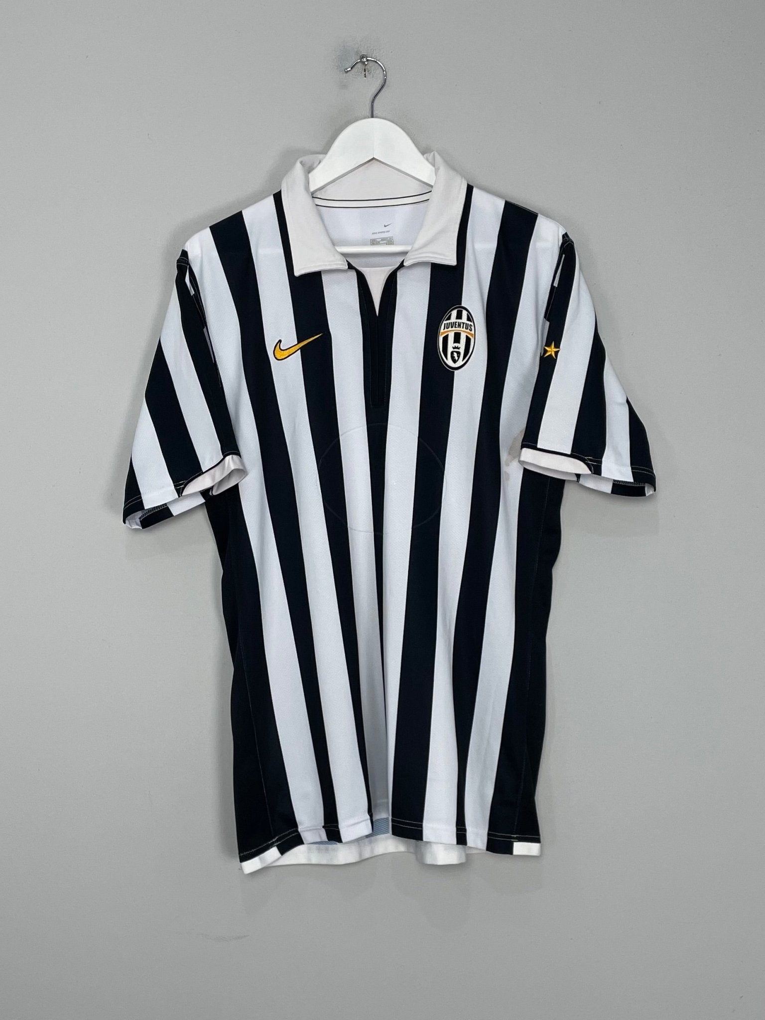 Shop 2010/11 JUVENTUS CHIELLINI #3 HOME SHIRT (L) NIKE, classic football shirts, vintage football shirts & retro soccer jerseys at Cult Kits