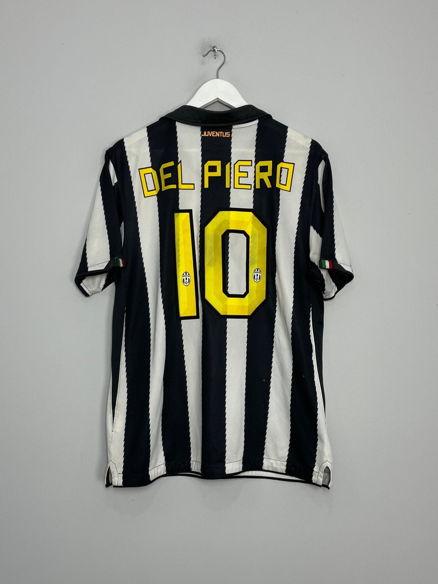 Shop 2010/11 JUVENTUS DEL PIERO #10 HOME SHIRT (L) NIKE, classic football shirts, vintage football shirts & retro soccer jerseys at Cult Kits