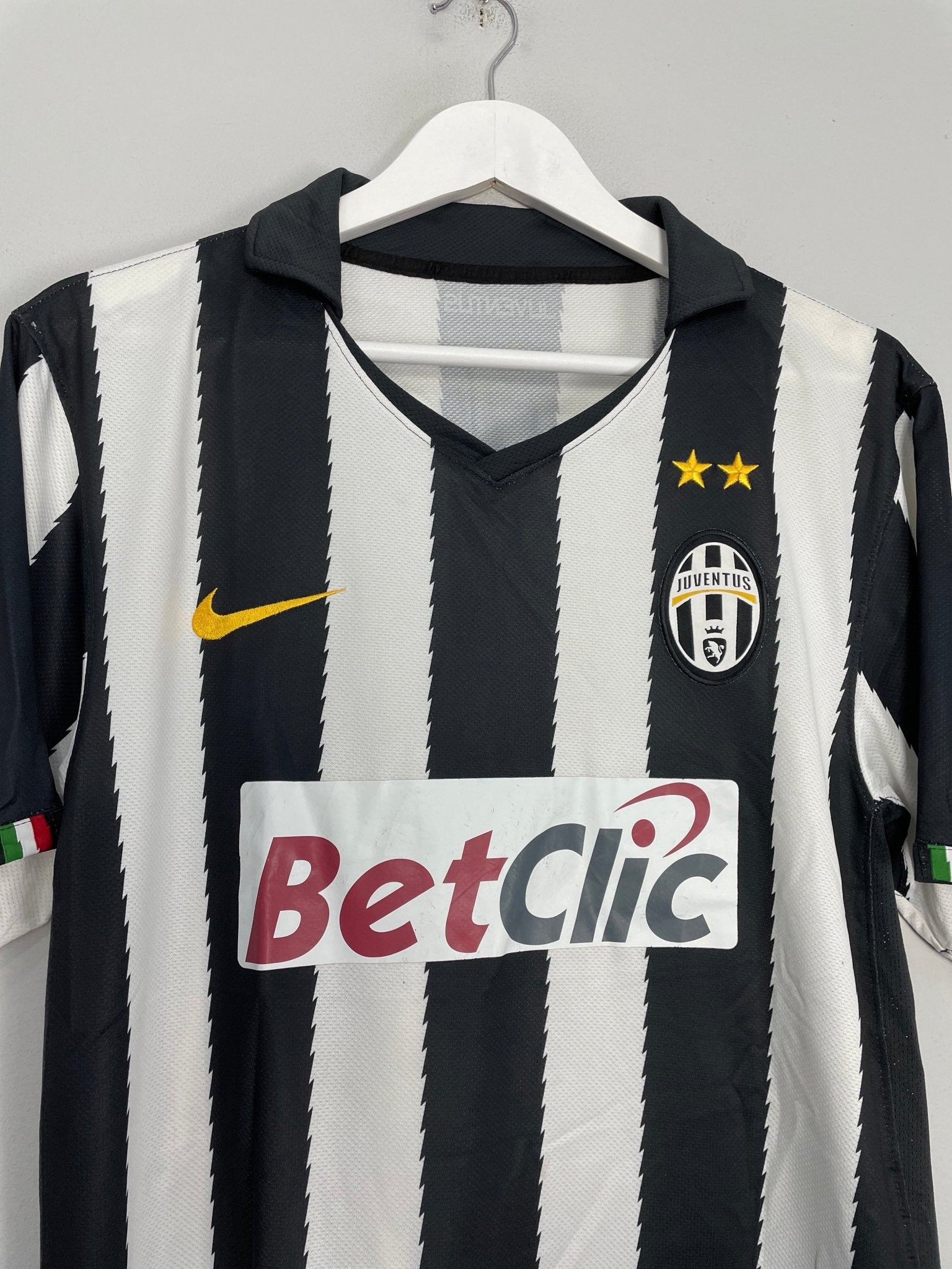 Shop 2010/11 JUVENTUS DEL PIERO #10 HOME SHIRT (M) NIKE, classic football shirts, vintage football shirts & retro soccer jerseys at Cult Kits