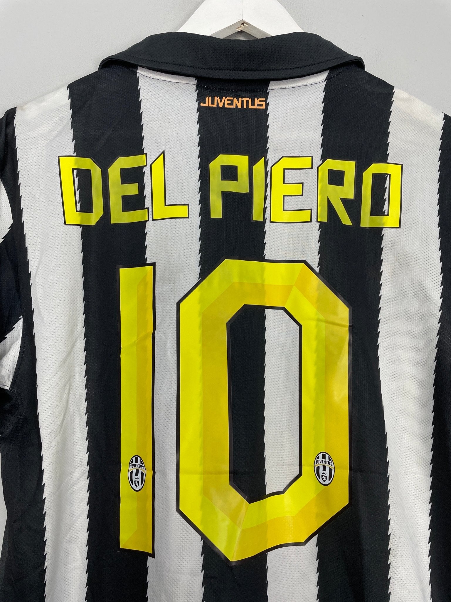Shop 2010/11 JUVENTUS DEL PIERO #10 HOME SHIRT (M) NIKE, classic football shirts, vintage football shirts & retro soccer jerseys at Cult Kits
