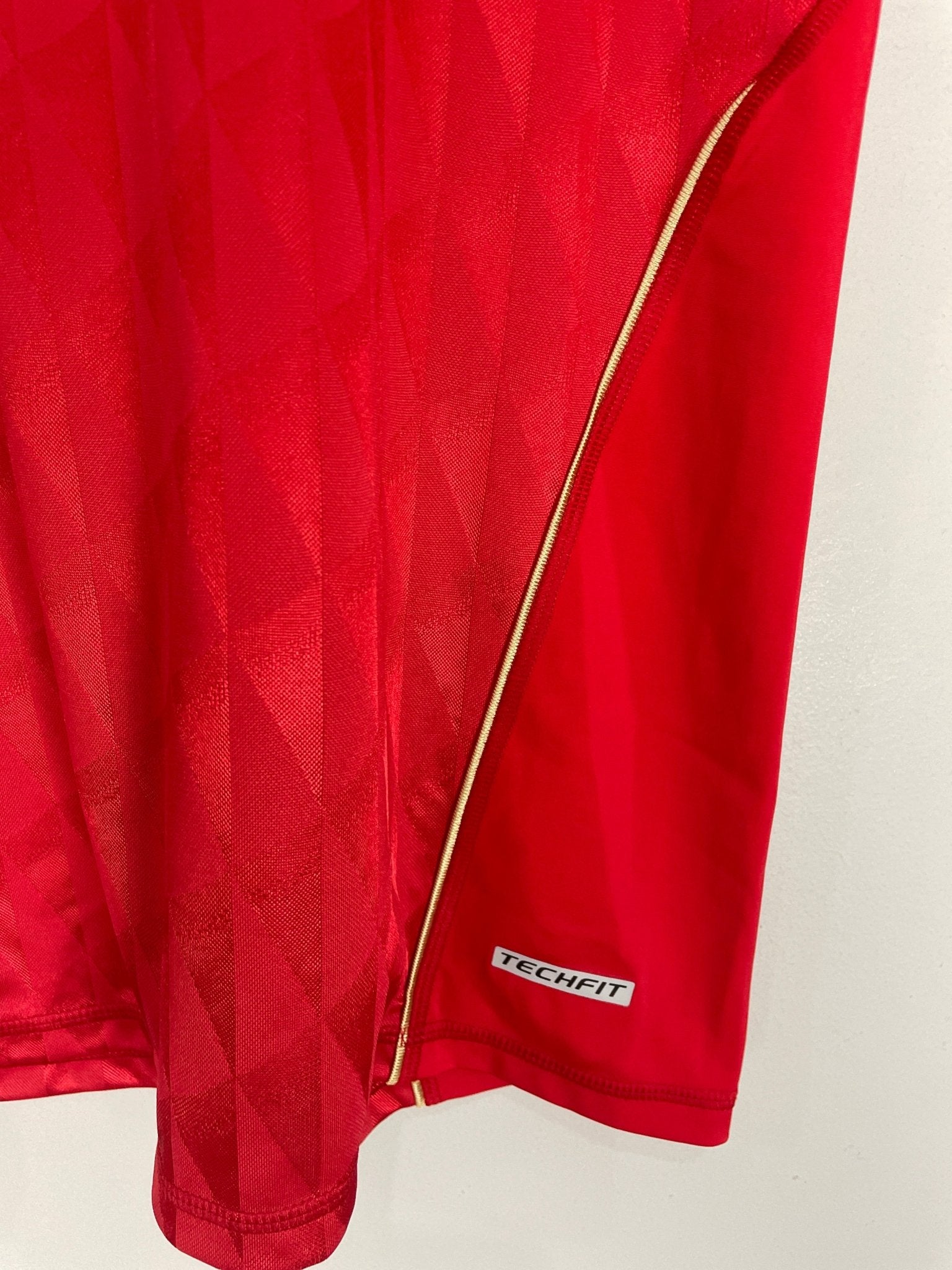 Shop 2010/11 LIVERPOOL GERRARD #8 *MATCH ISSUE* HOME SHIRT (XL) ADIDAS, classic football shirts, vintage football shirts & retro soccer jerseys at Cult Kits