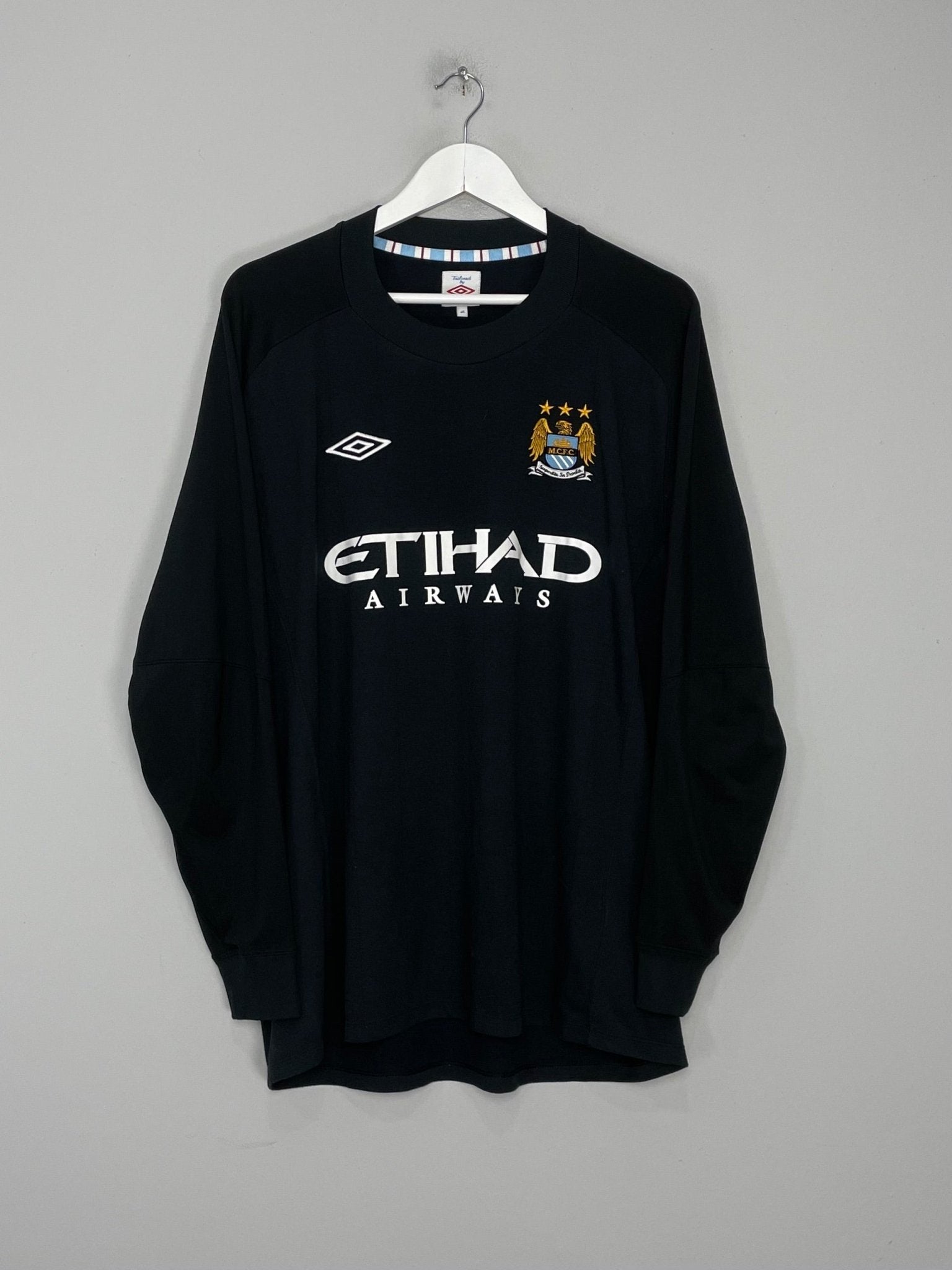 Shop 2010/11 MANCHESTER CITY HART #25 GK SHIRT (XL) UMBRO, classic football shirts, vintage football shirts & retro soccer jerseys at Cult Kits